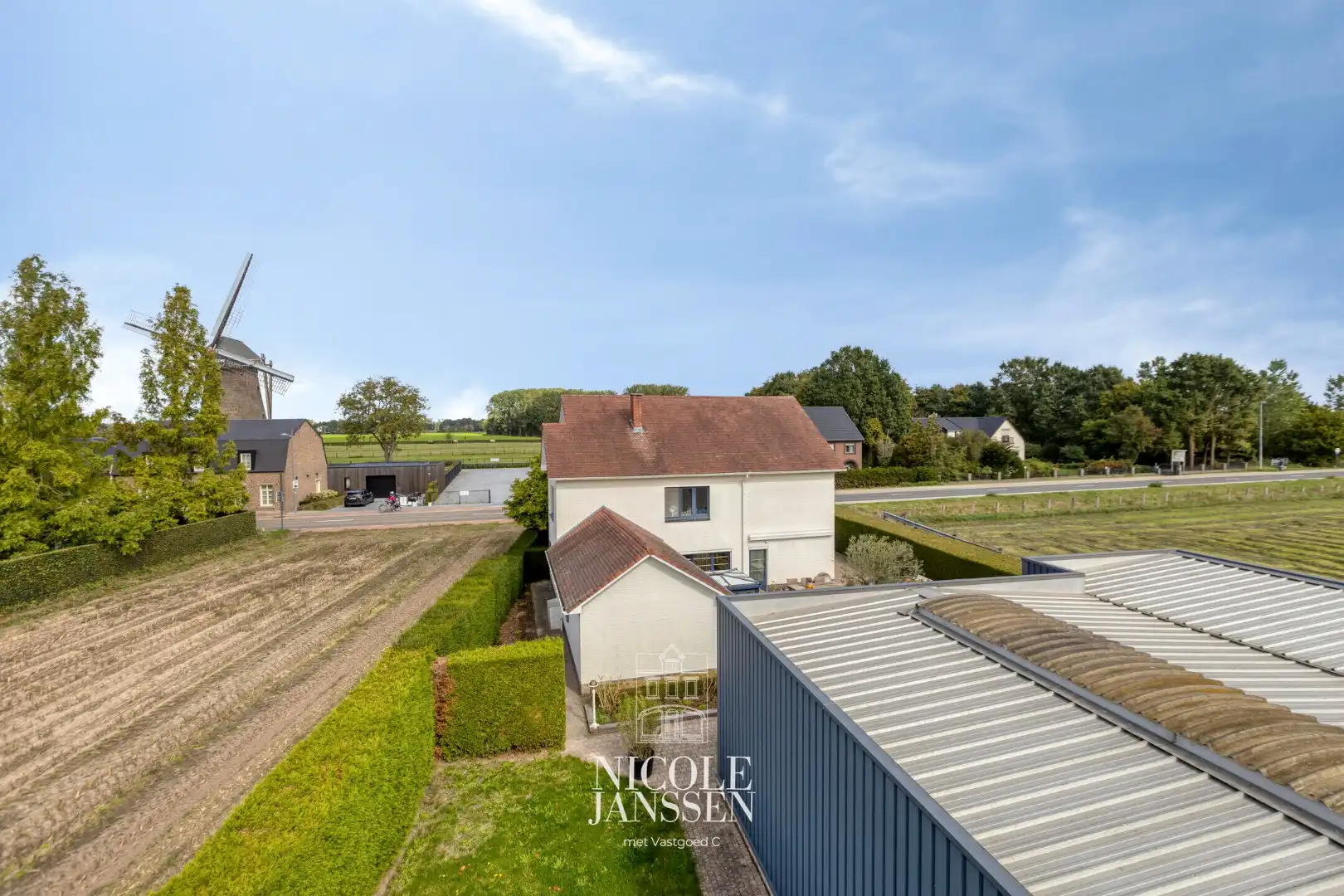 Ruime gezinswoning met loods  foto 27