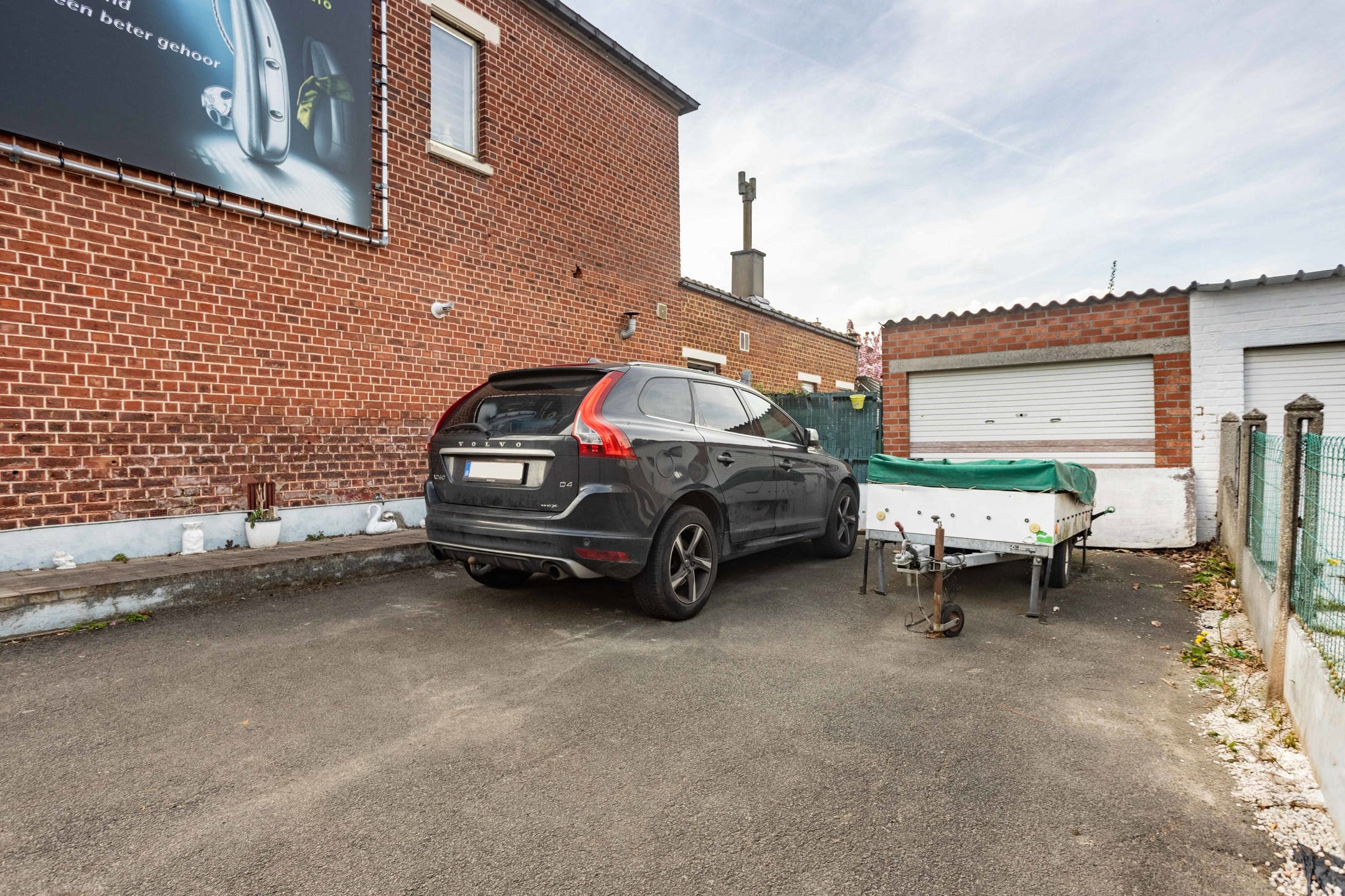 Goed gelegen 3-gevel woning met garage. foto 23