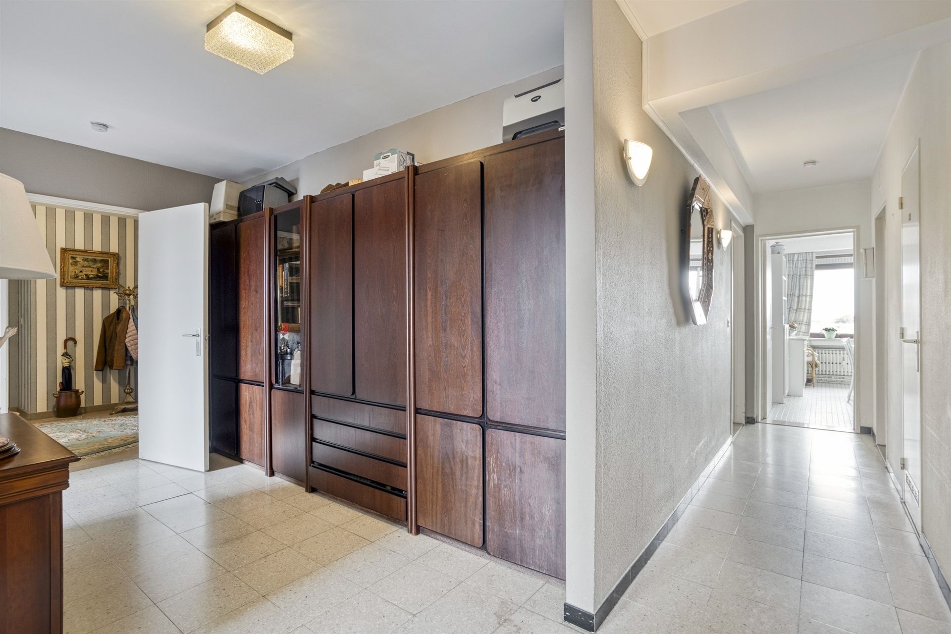 Zeer ruim, zonovergoten appartement met 3 slaapkamers! foto 23