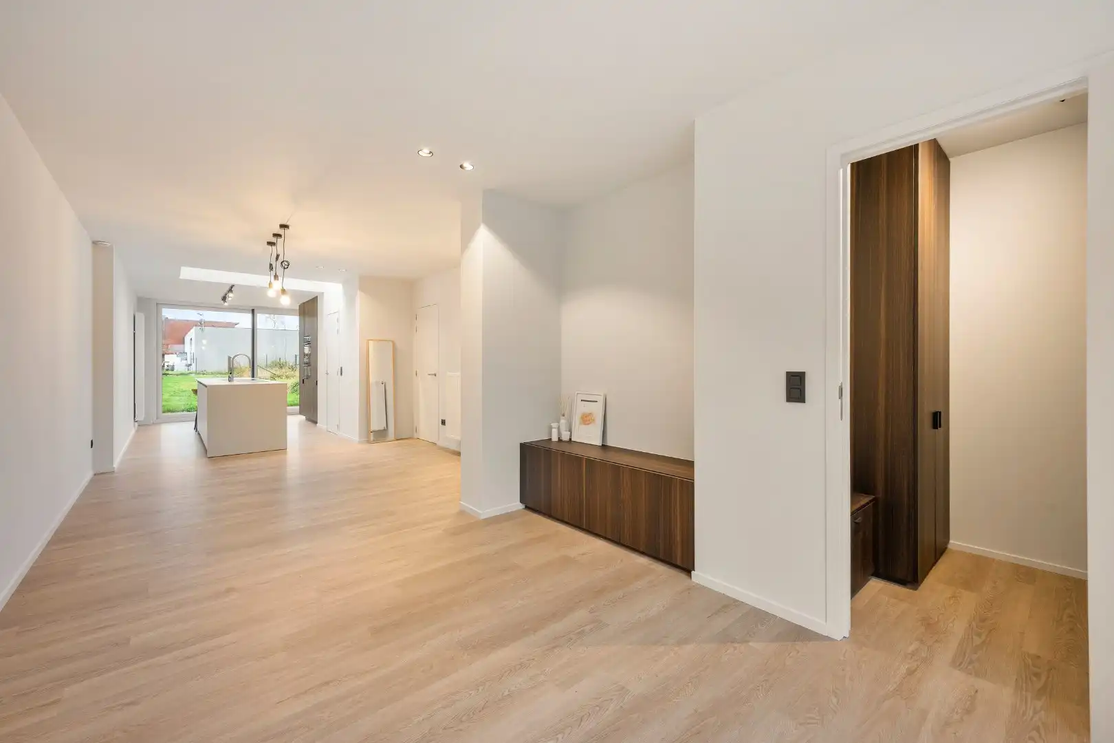 Instapklare halfopen woning met 3 slaapkamers en zuidgerichte tuin in Ledegem foto 5