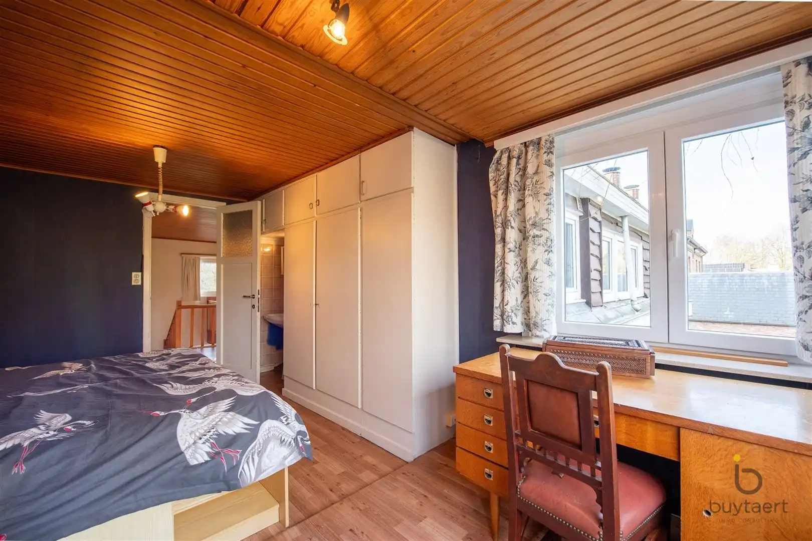 Veel renovatiepotentieel in ruime rustig gelegen familiewoning midden in het groen! foto 21