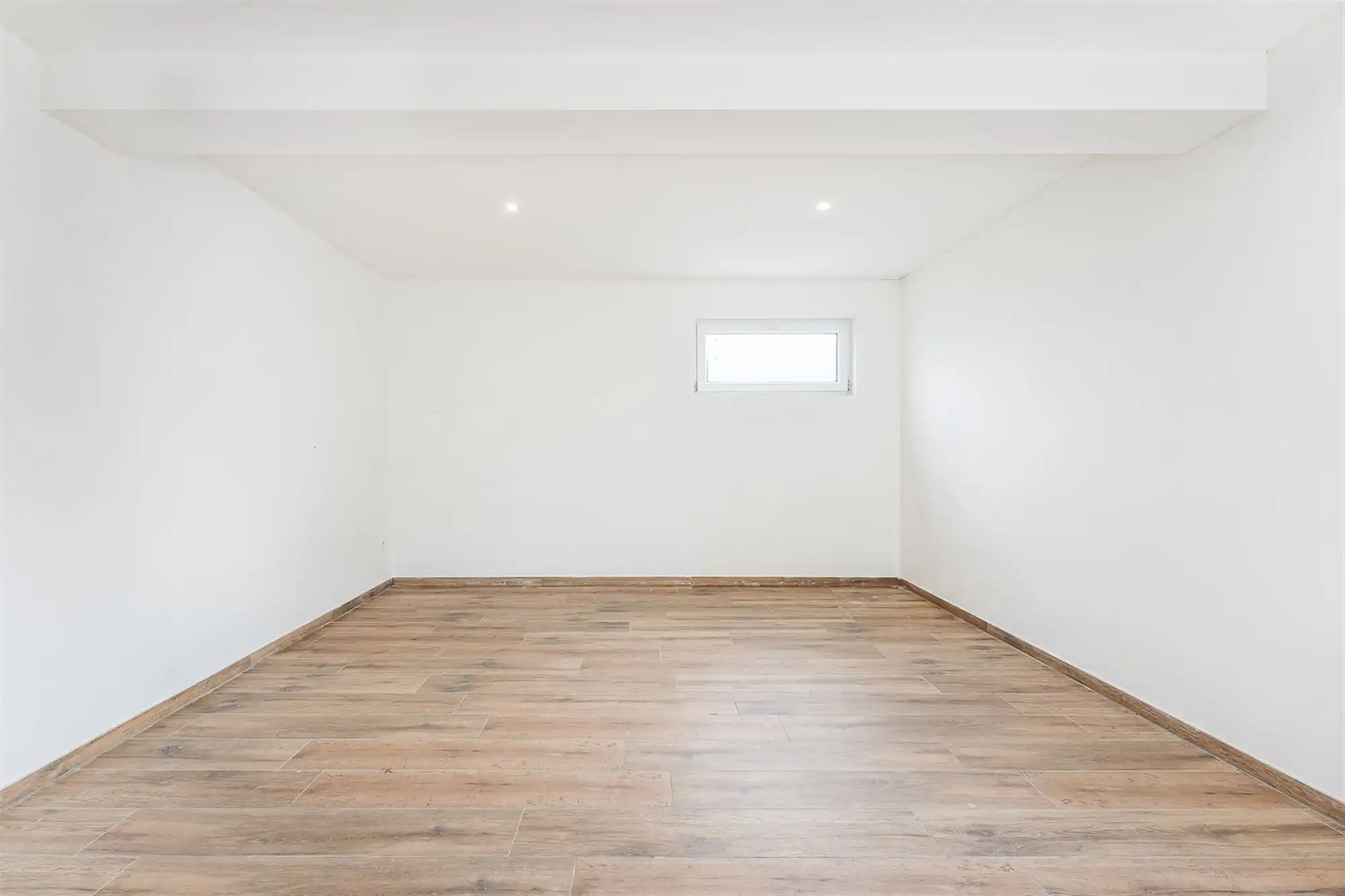 HANDELSHUIS MET RUIM HANDELSPAND EN 2 WOONENTITEITEN OP PERCEEL VAN 9A68CA TE KOERSEL foto 38