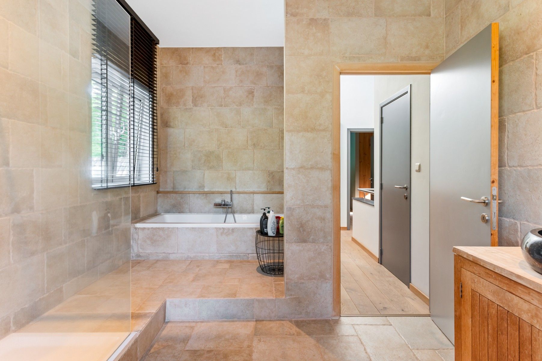 IN OPTIE !! Charmante en ruime villa met zwembad foto 30