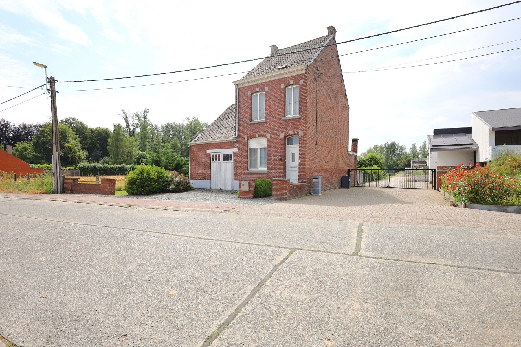 !! IN OPTIE !! Te renoveren woning met grote tuin in Zandbergen foto 3