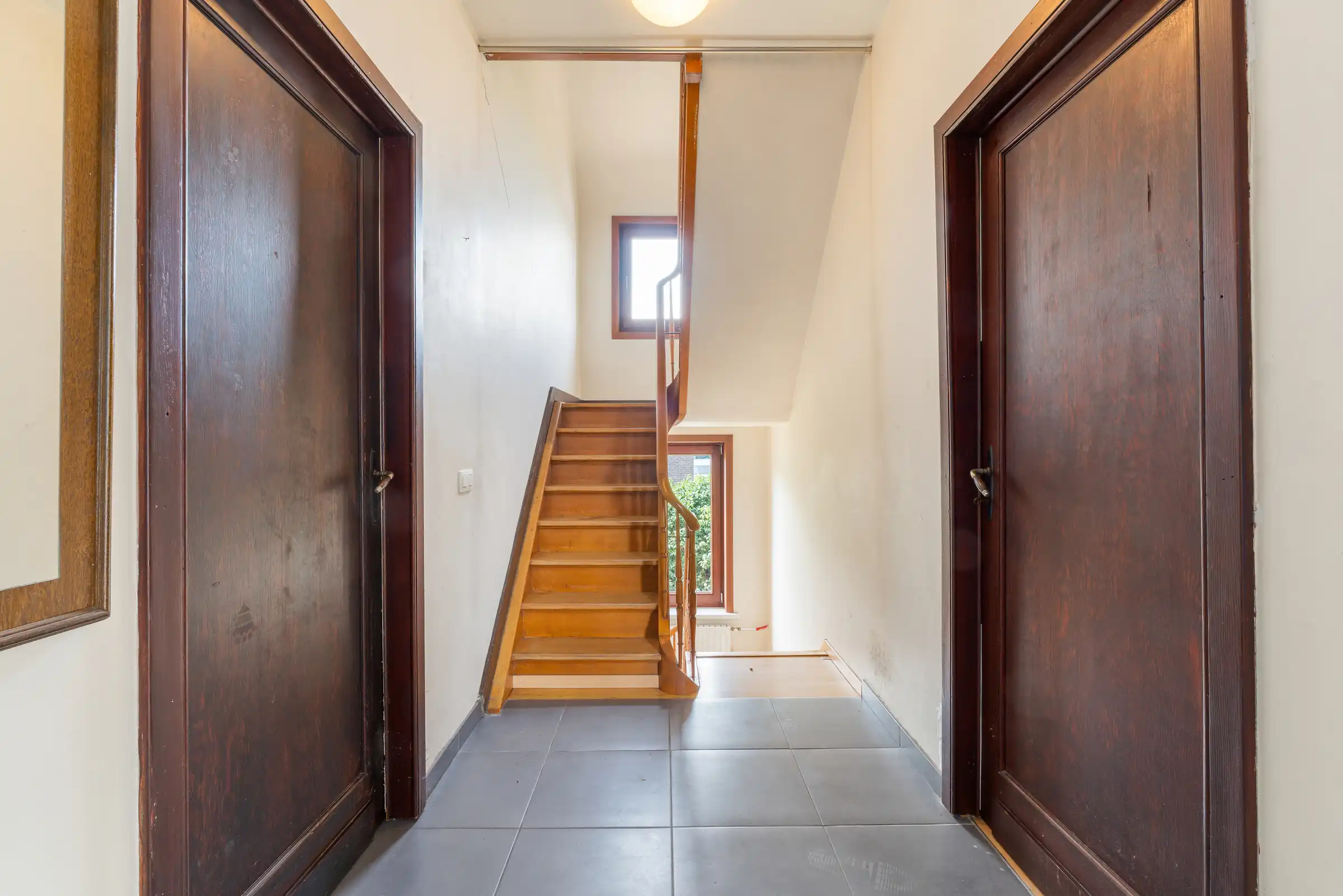 Voormalige pastorij op 520 m² met garage foto 9
