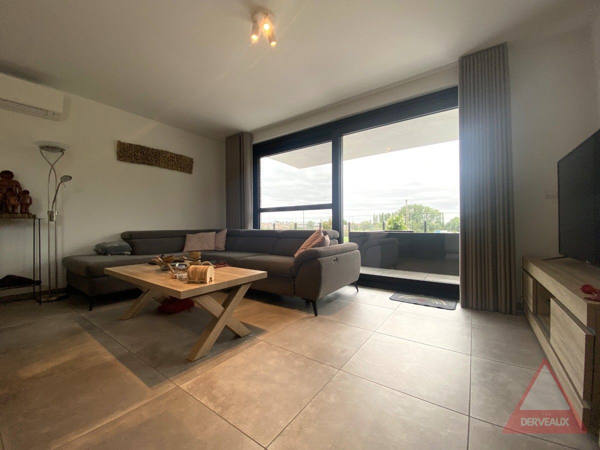 Zonnebeke – Ruim appartement met terras en garage foto 3