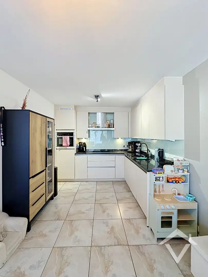 Ruim appartement met 2 slaapkamers en autostaanplaats te Koekelare foto 6