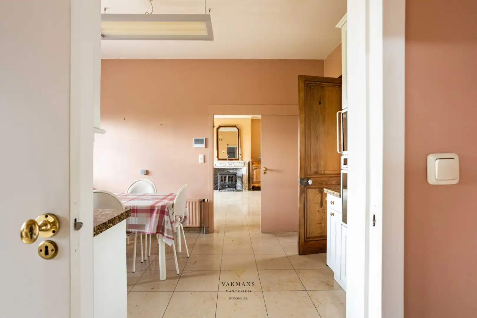 Elegante villa op 5000 m² op een gegeerde locatie foto 9