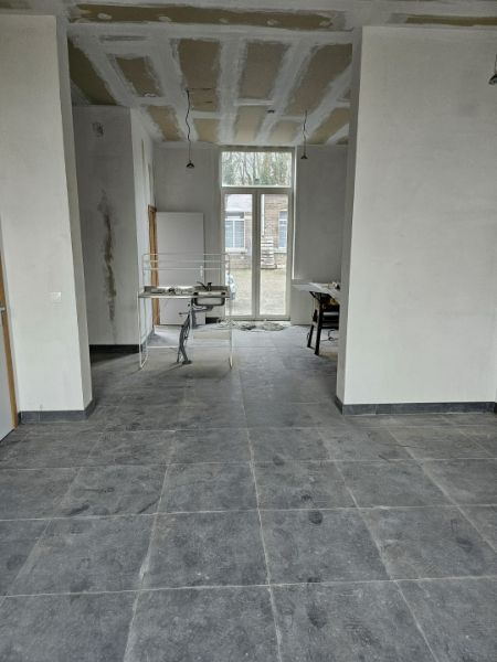 Gerenoveerde woning met garage foto 5