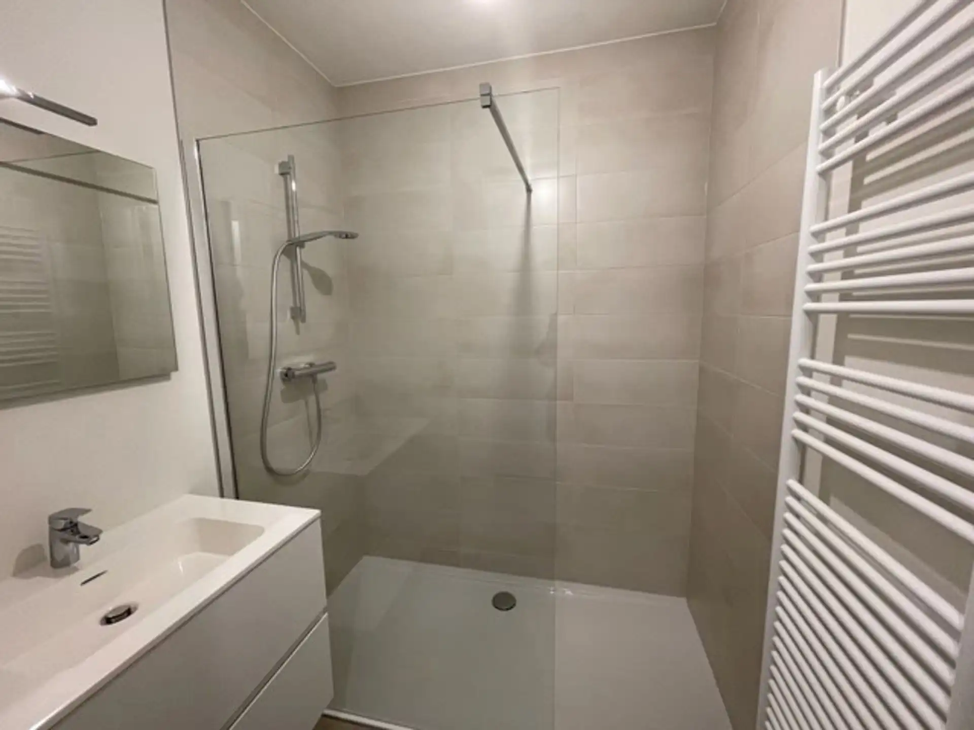 Recent 1-slaapkamerappartement met ruim terras foto 9