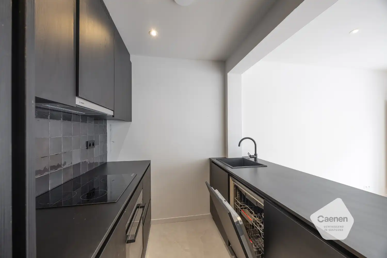 Gerenoveerd appartement te Mariakerke foto 8