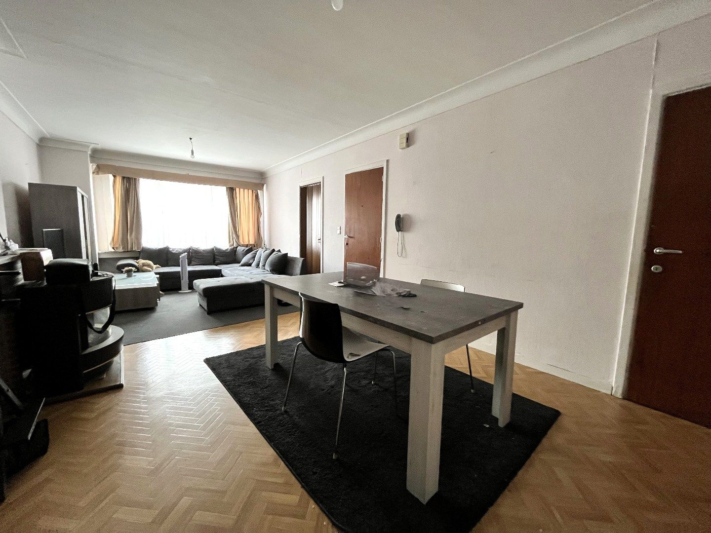 1 slpk appartement met balkon en garage foto 4