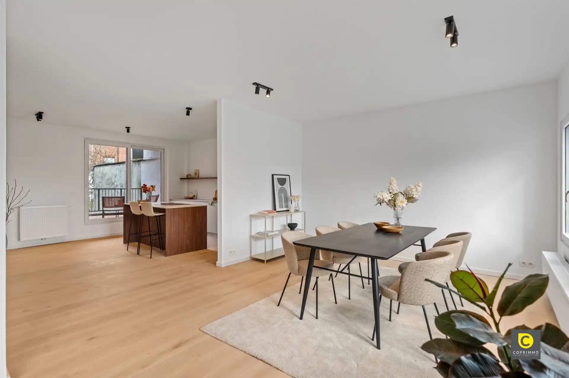 Gerenoveerd 2 slpk app op top locatie foto 2