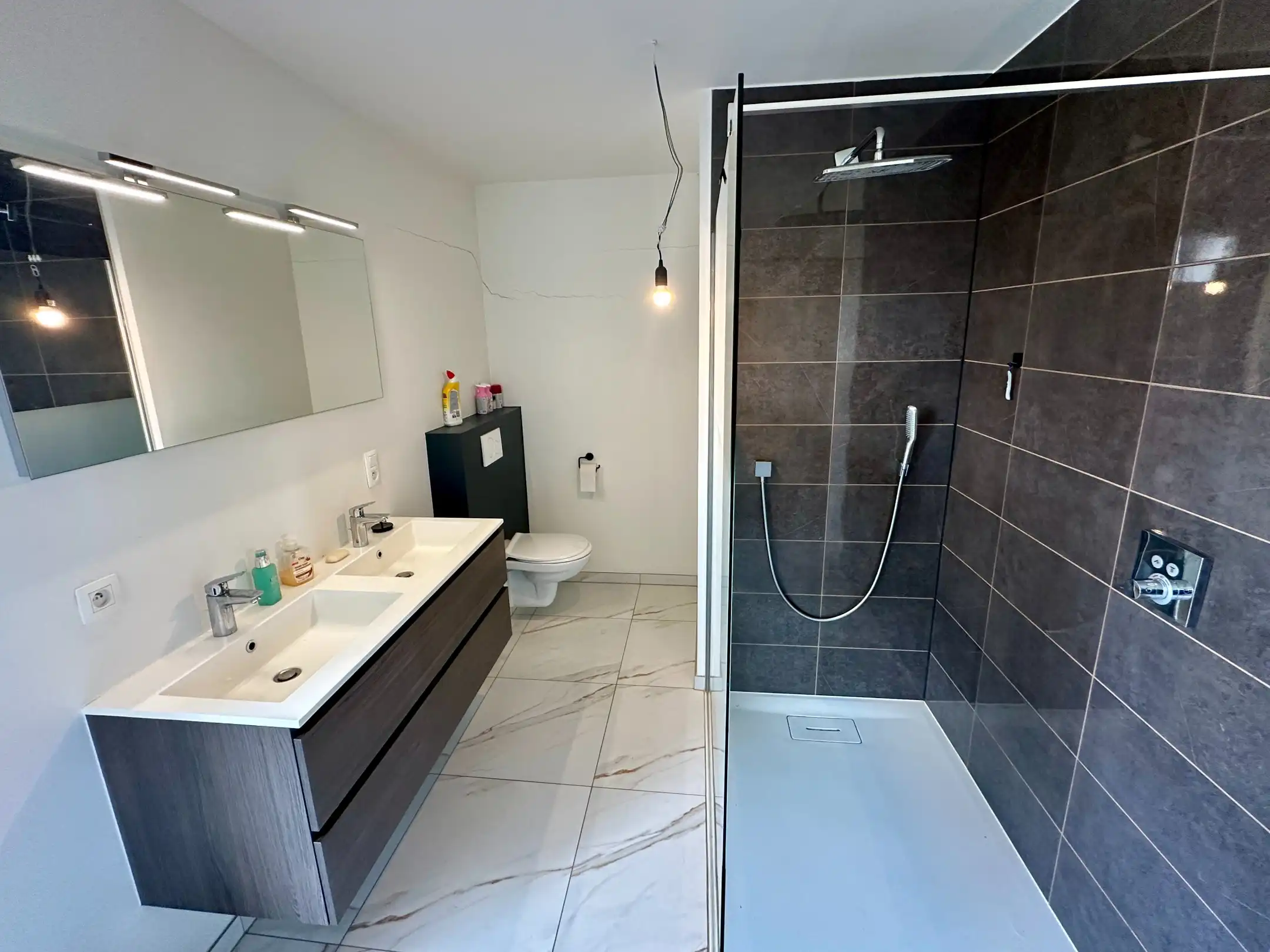 Nieuwbouwrijwoning met tuin, carport en drie slaapkamers in Maasmechelen foto 13