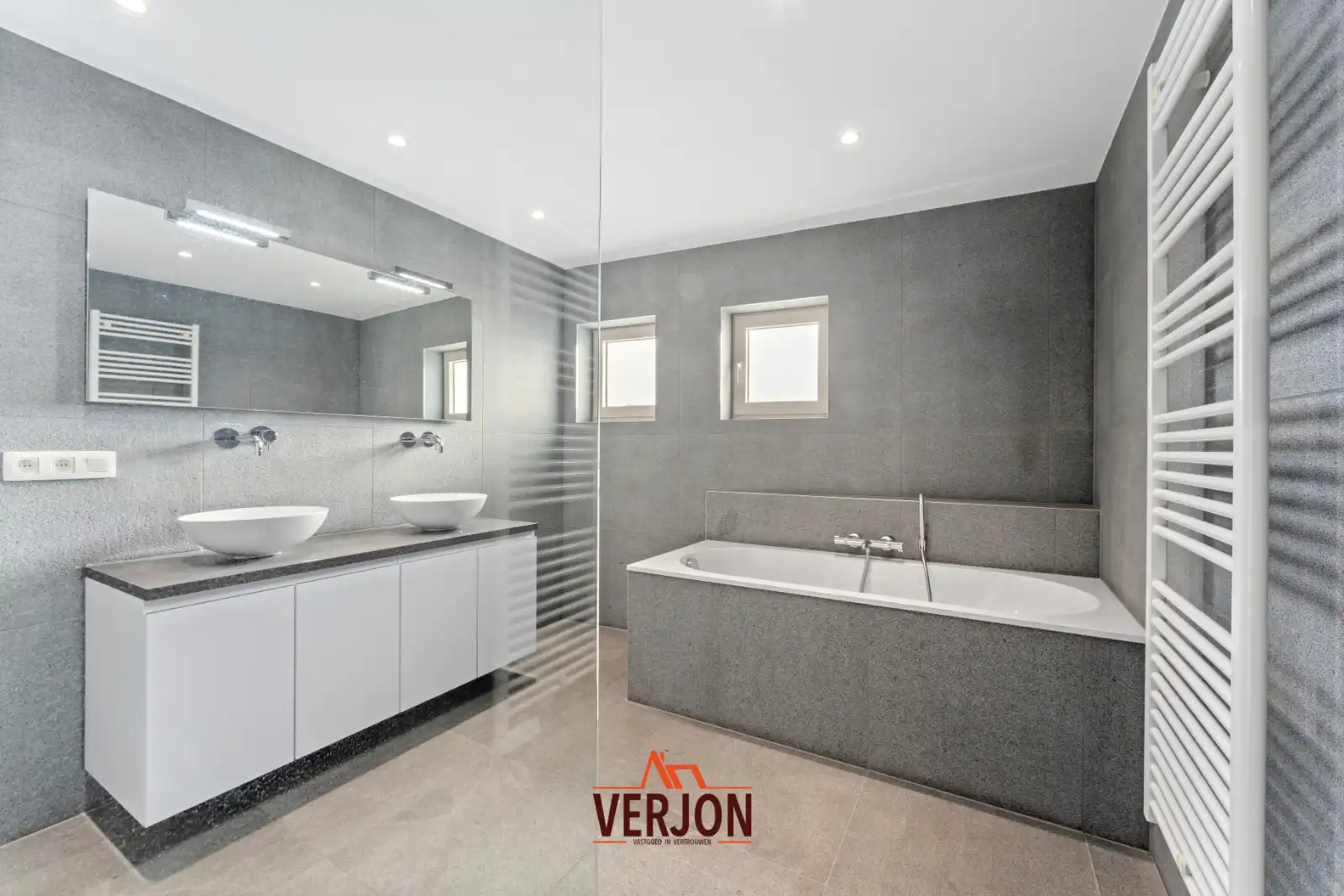 Ruim tweeslaapkamerappartement met twee terrassen! foto 15