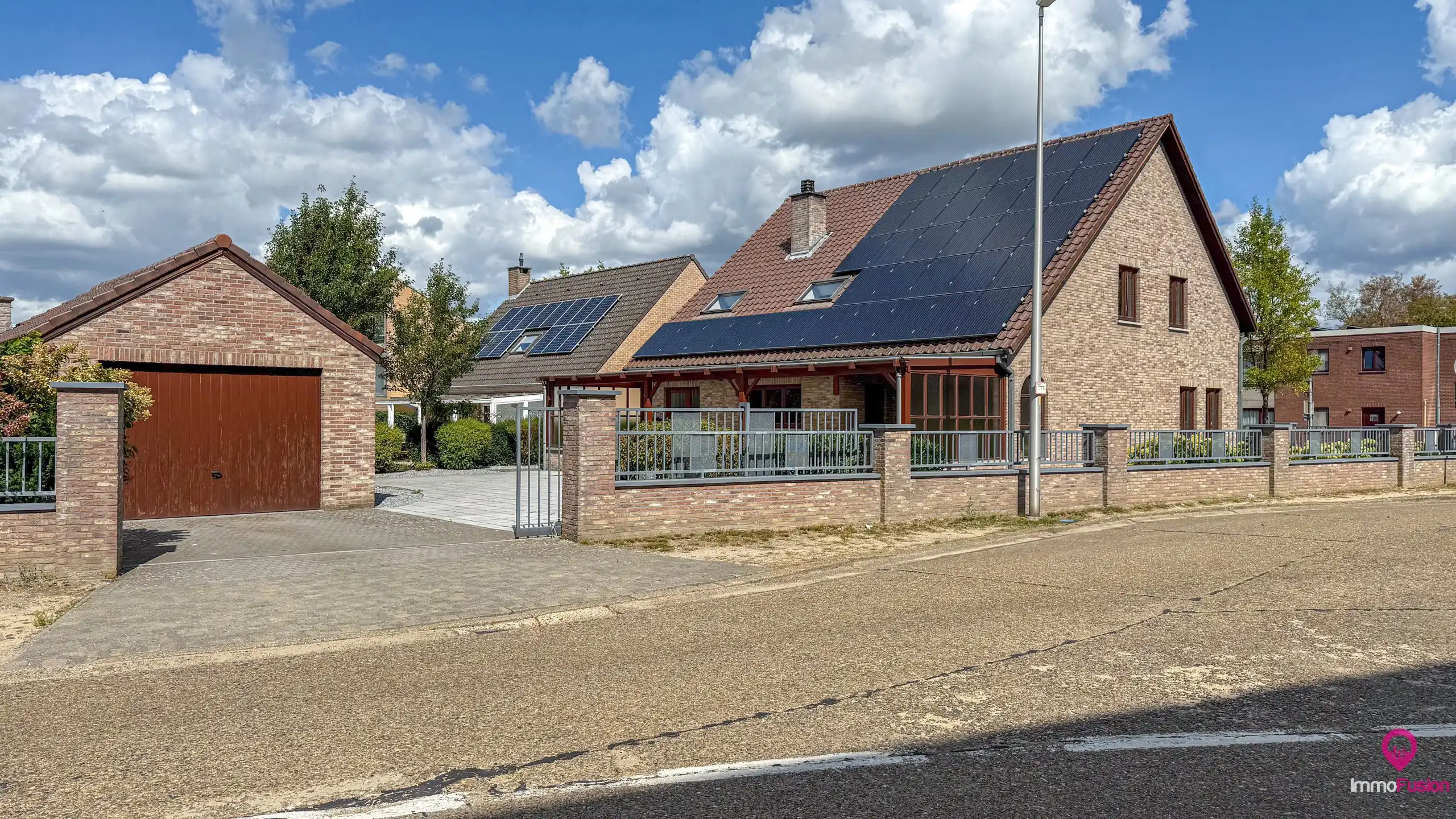 Ruime gezinswoning met 4 slpk, zonnepanelen en grote tuin! foto 39