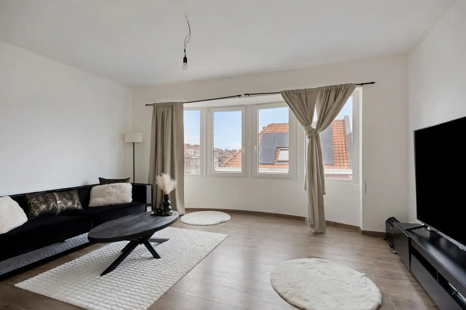 Riante woning, momenteel ingericht als 3 appartementen! foto 11
