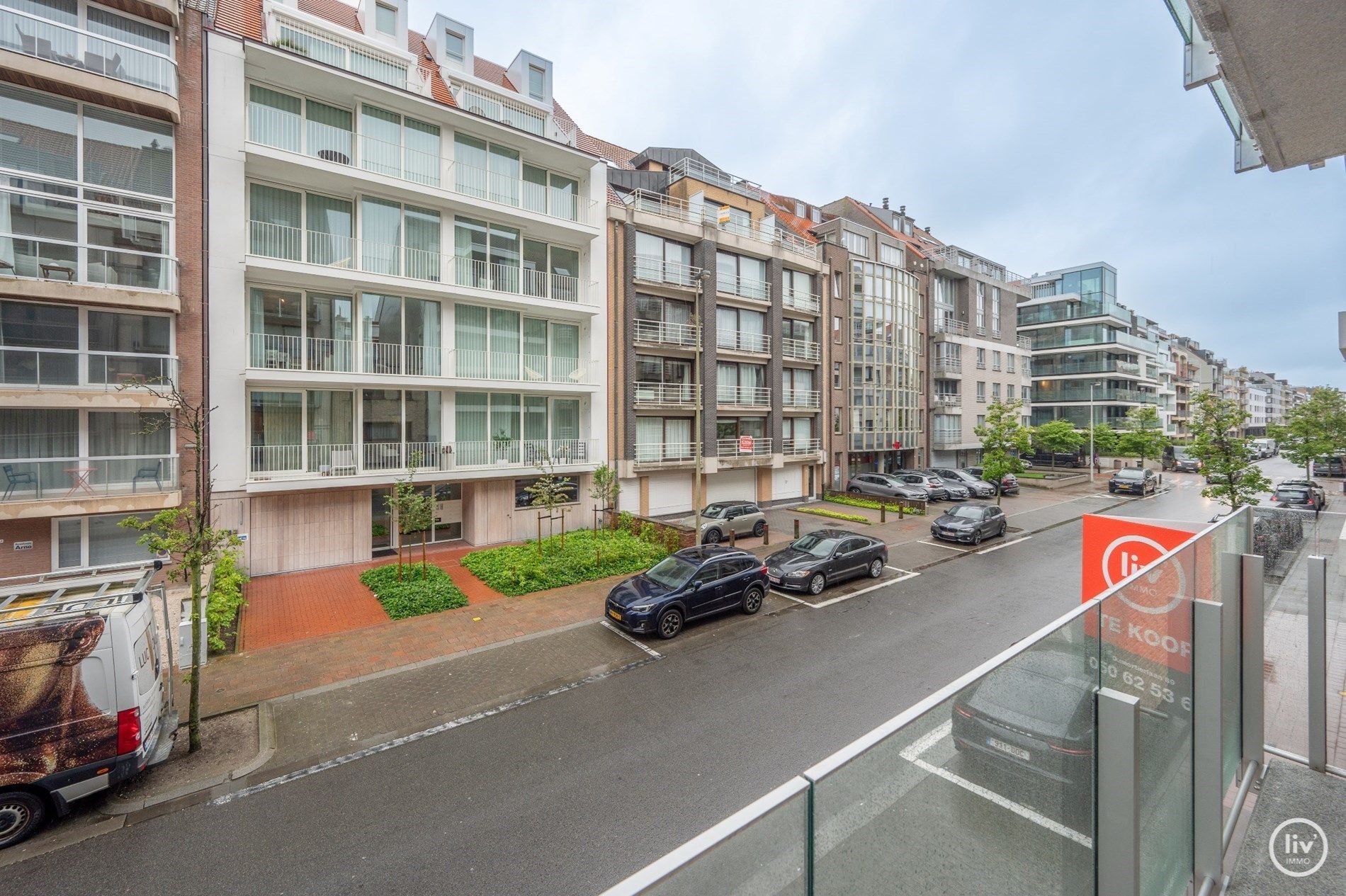 Gerenoveerd 2-slaapkamer appartement met terras op de Leopoldlaan te Knokke op wandelafstand van de Zeedijk-Albertstrand.  foto 10