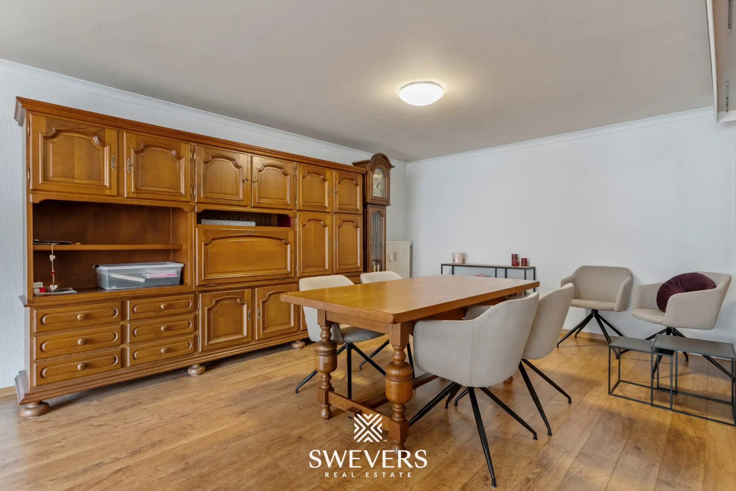 Ruim en lichtrijk 3-slpk appartement met 2 terrasjes in hartje Genk foto 6