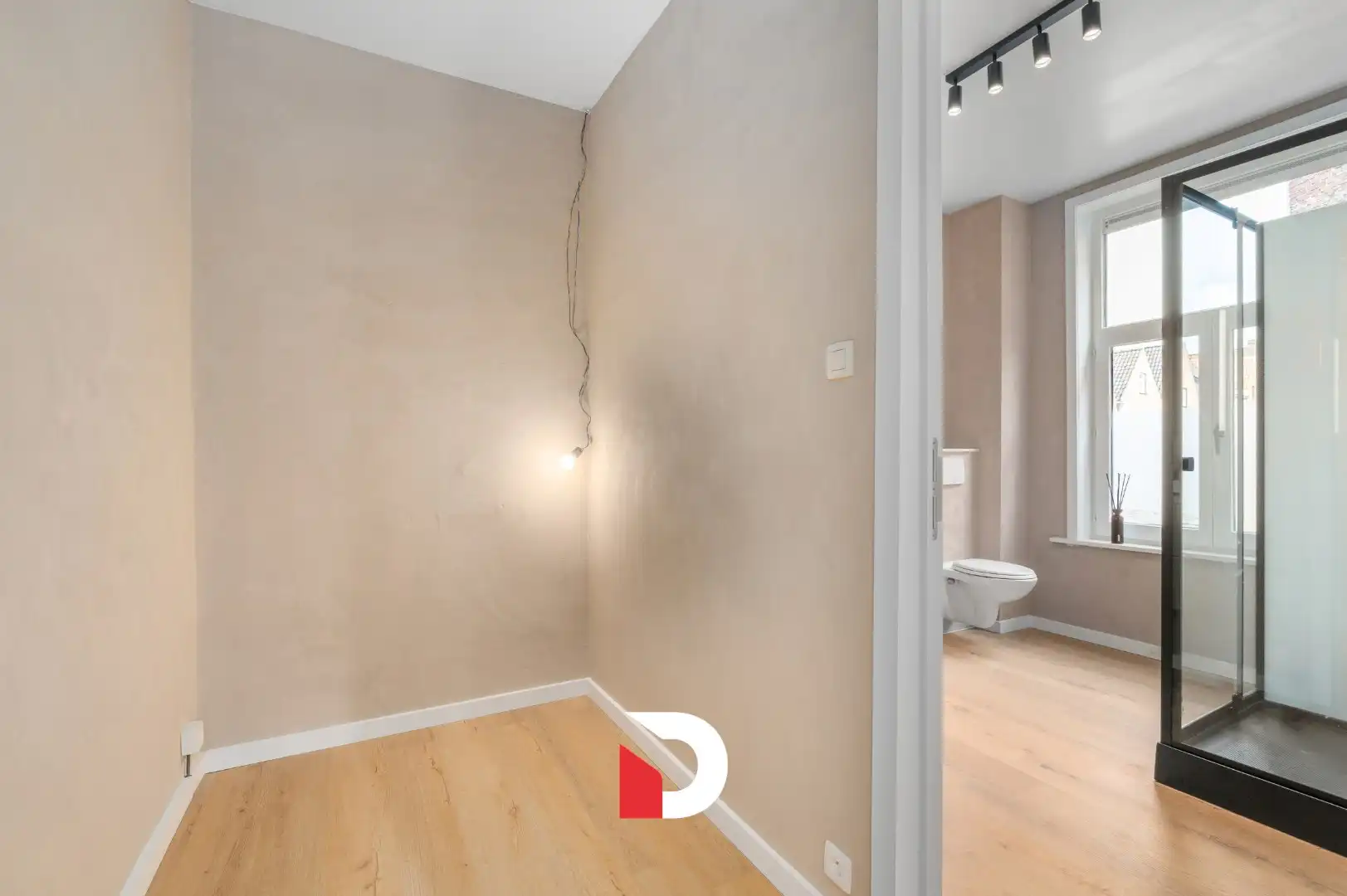 Bijzonder fraai gerenoveerde hoekwoning nabij de Coupure in hartje Brugge foto 19
