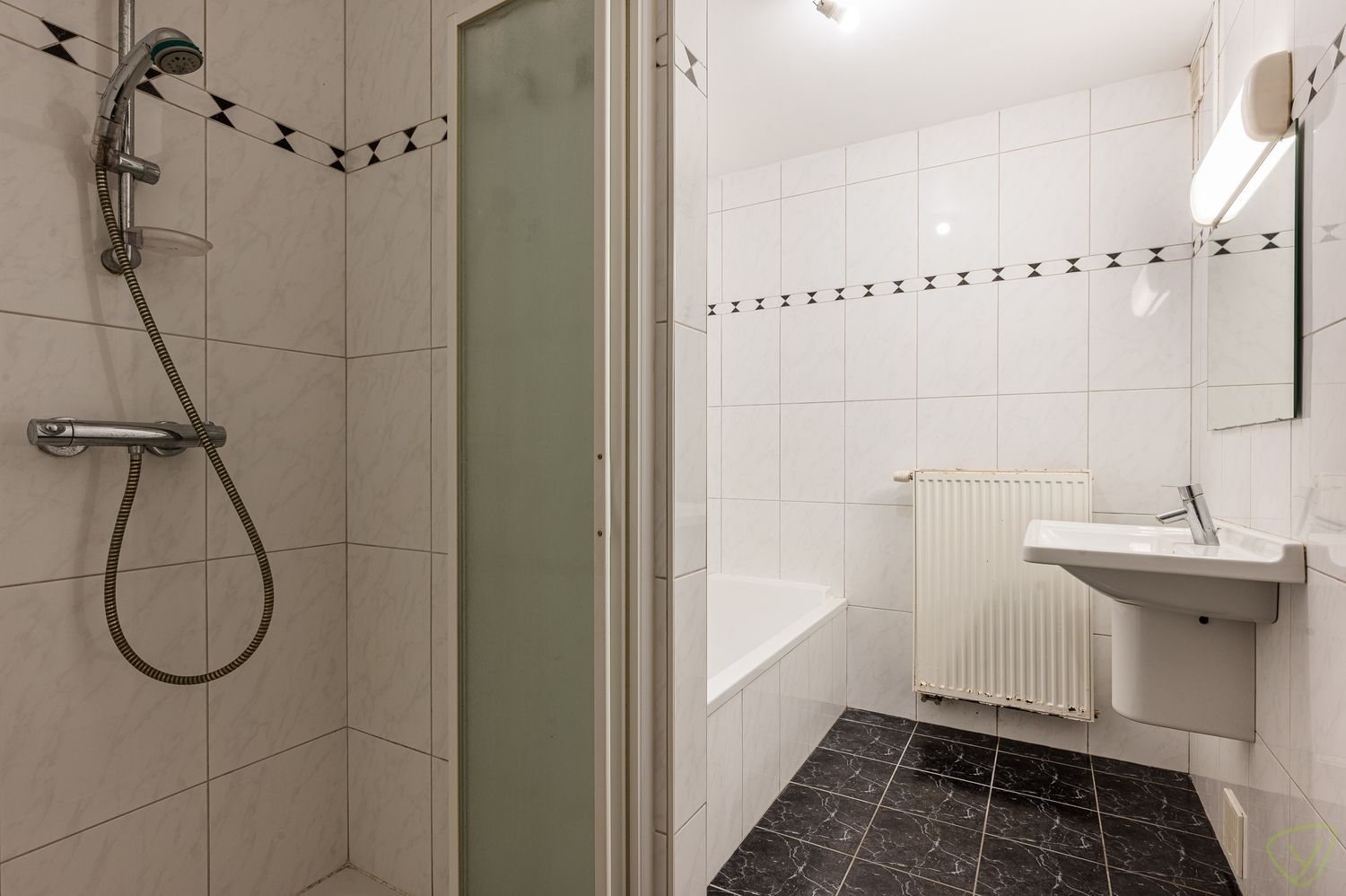 Instapklaar Gelijkvloers Appartement in Eeklo: Comfort en Ruimte op Toplocatie foto 16