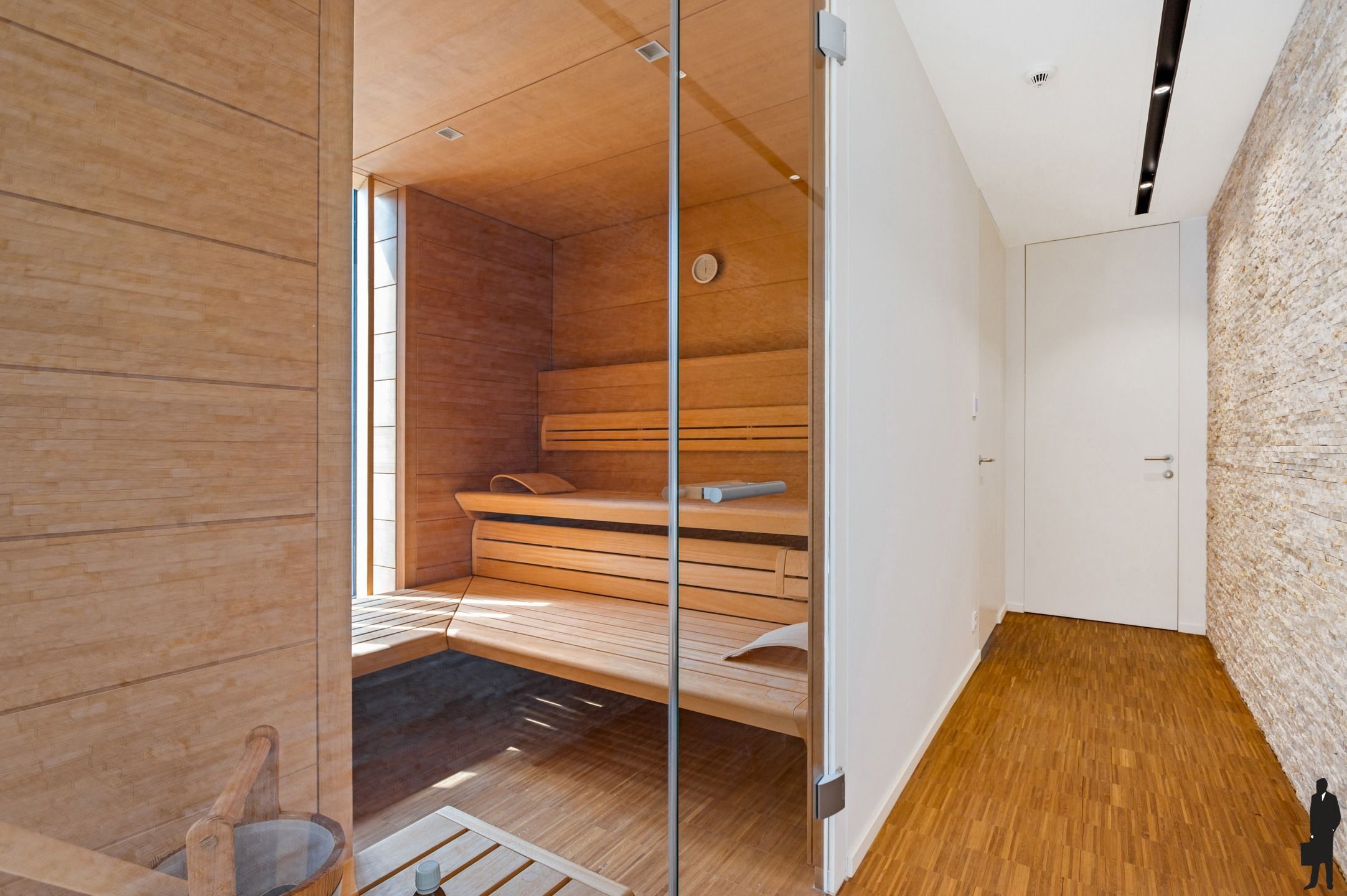 High-end afgewerkte villa op een uitzonderlijke locatie foto 11