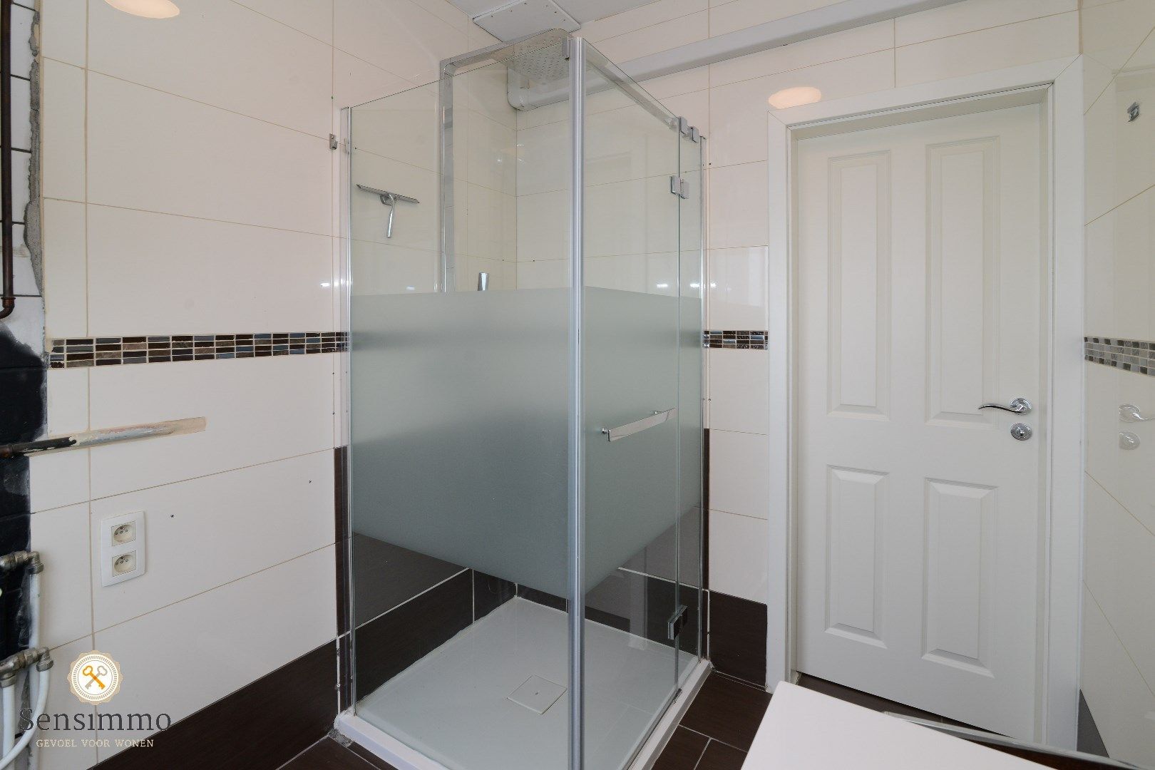 Ruim appartement met 3 slaapkamers te Genk met garagebox foto 10