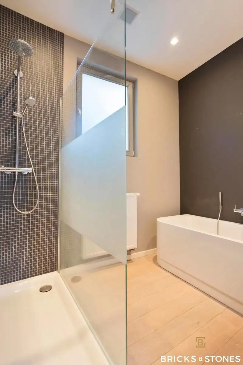 Veelzijdige woning te koop foto 10