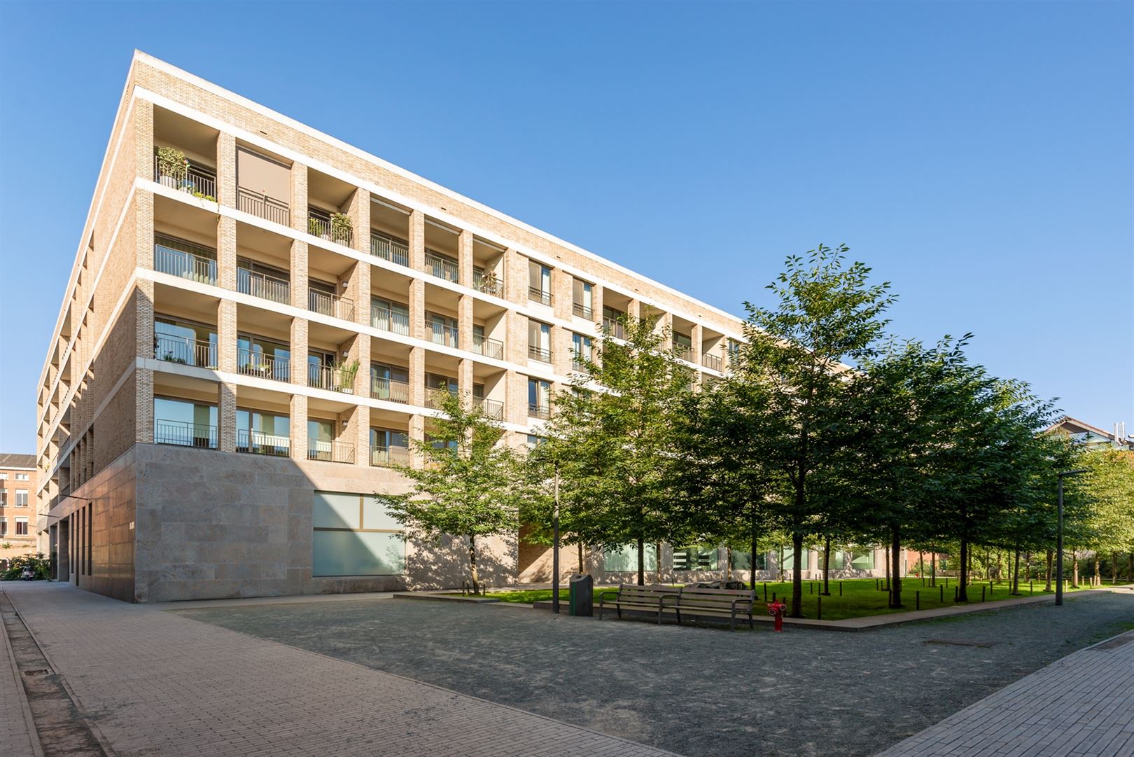 Rustig gelegen recent appartement vlakbij het Eilandje. foto {{pictureIndex}}