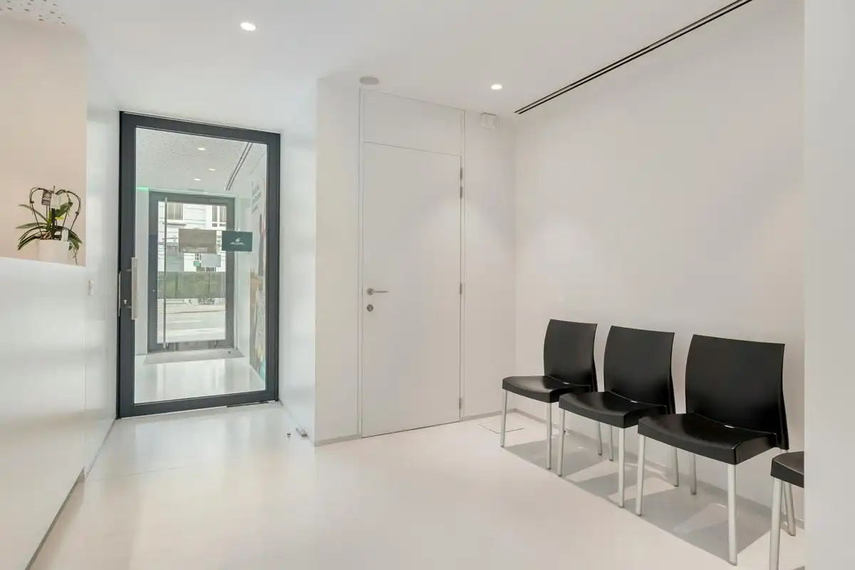 Verhuurde opbrengsteigendom met handelsruimte en duplex  foto 5
