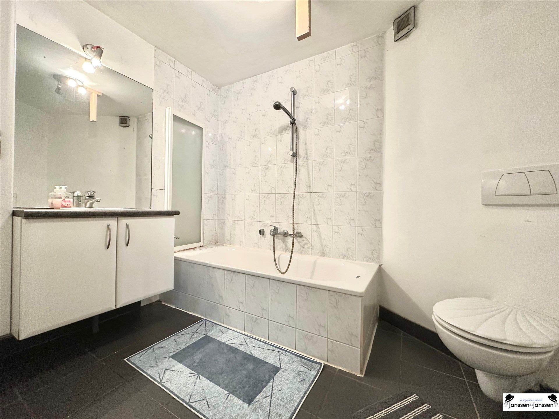 Hoekappartement met 2 slaapkamers in het centrum van Wuustwezel foto 7