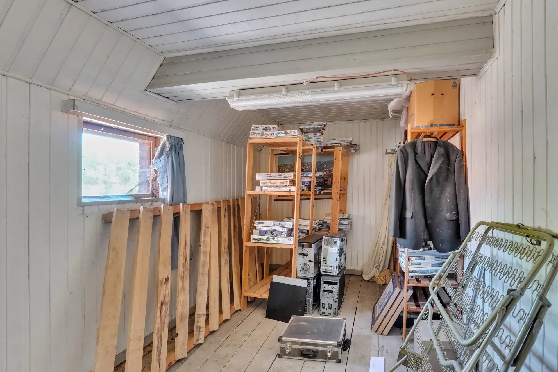 Te renoveren hoeve met binnenkoer en stallingen foto 8