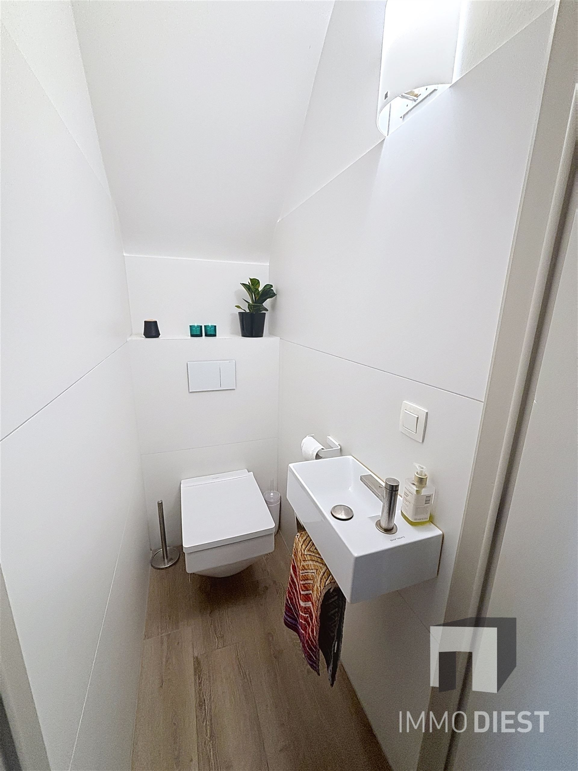 Villa met 5 slpk op 74,11are en zuidgerichte tuin foto 36