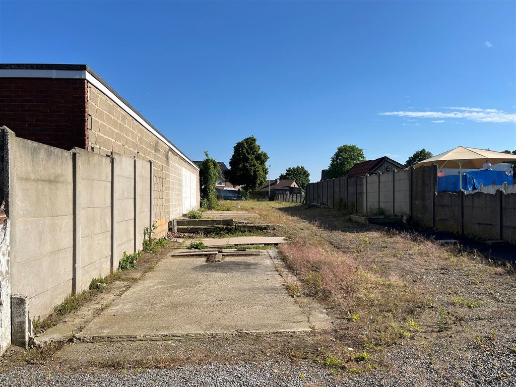 Te renoveren half-vrijstaande woning foto 4