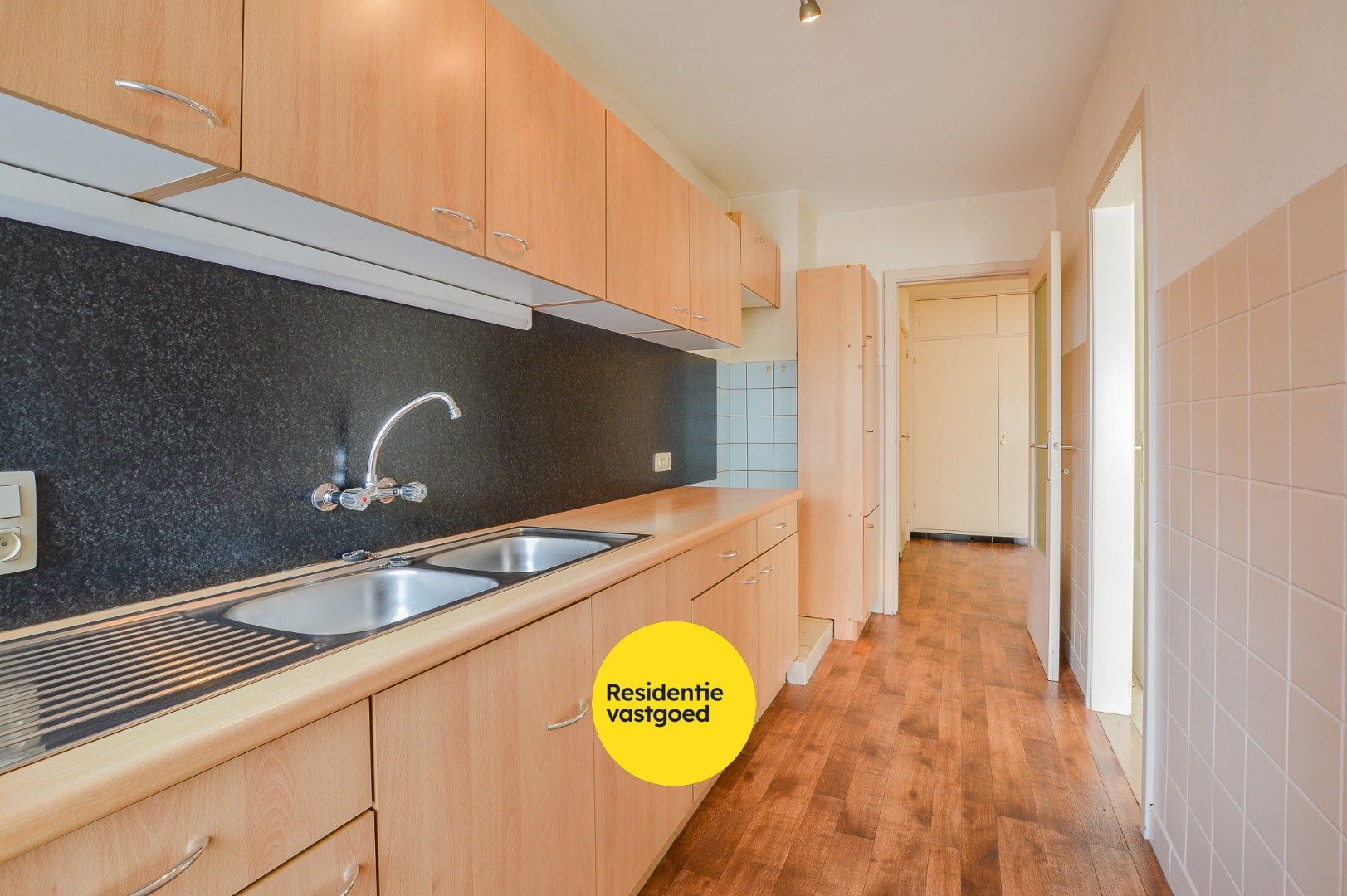 Ruim appartement op toplocatie met 3 slpks én garage in Sint-Andries foto 4