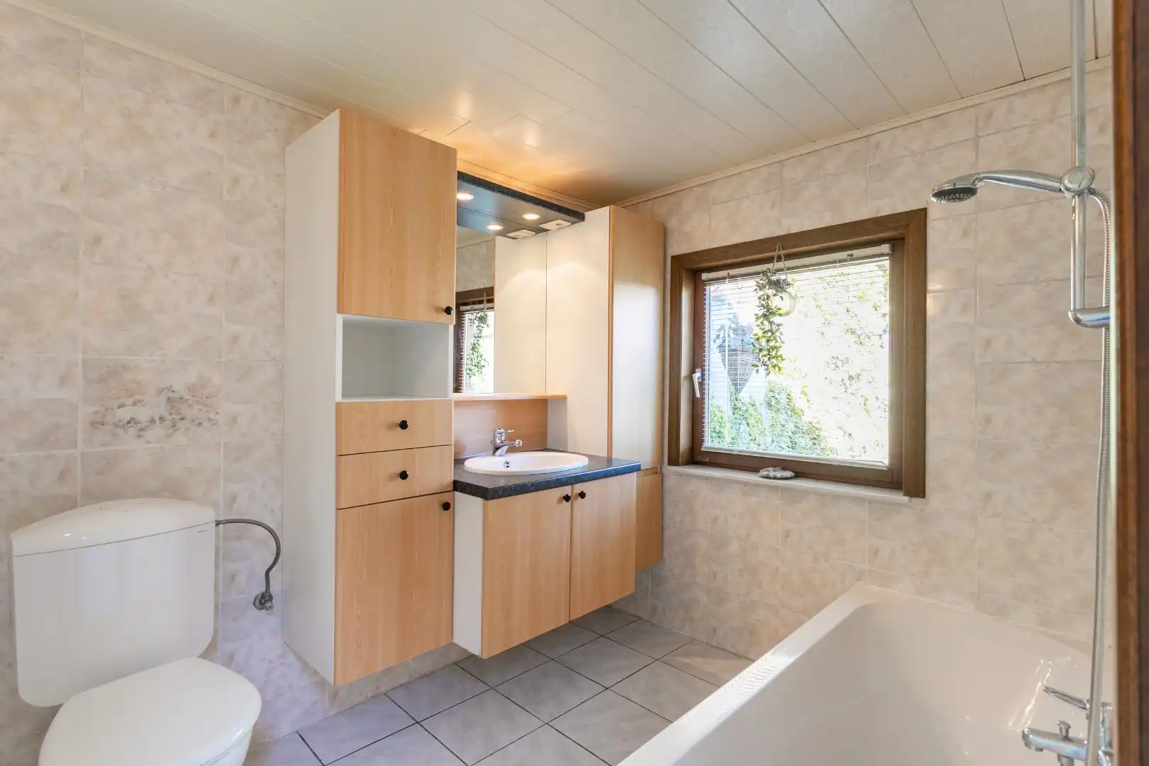 Verzorgde woning met 3 slaapkamers en leuke tuin te Halle foto 10