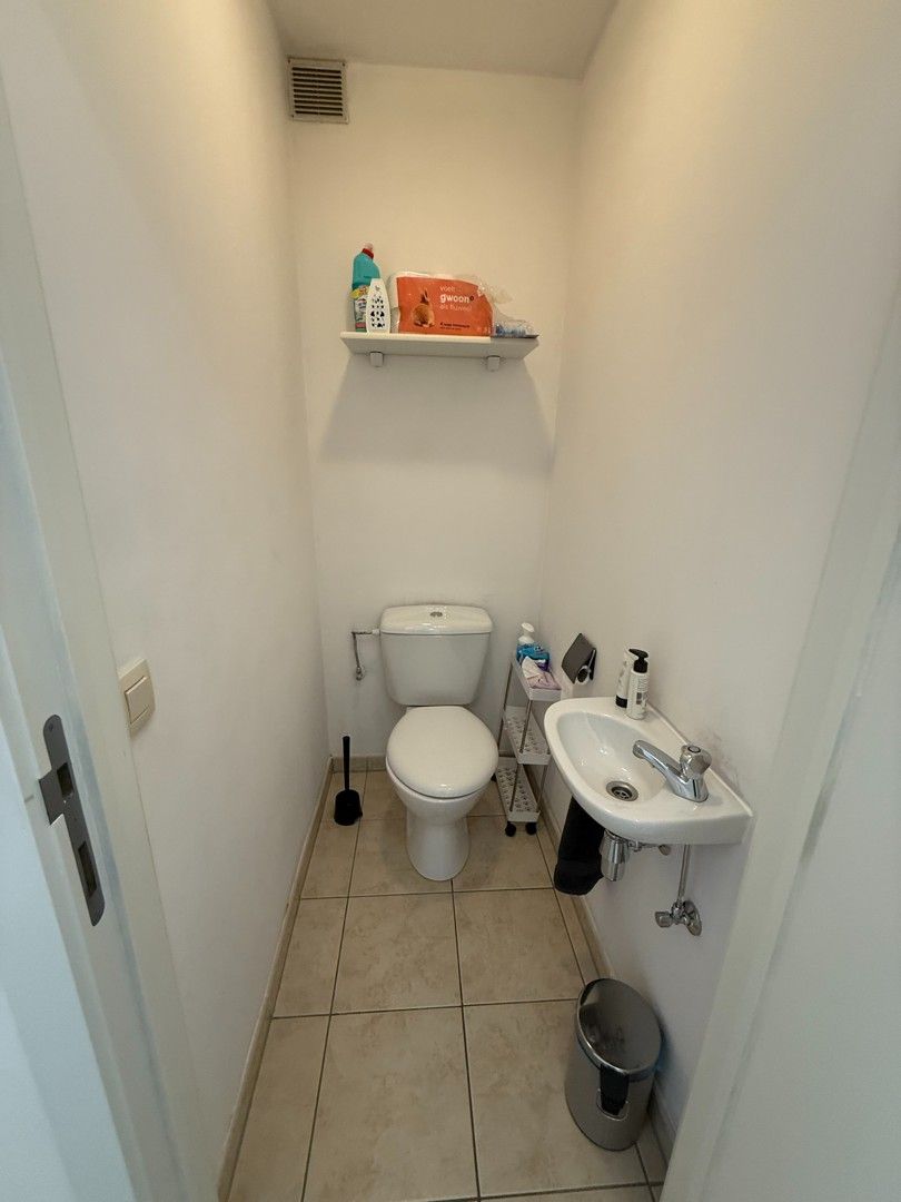 Gelijkvloers appartement met 2 slaapkamers en terras met groen uitzicht te Diepenbeek. foto 13