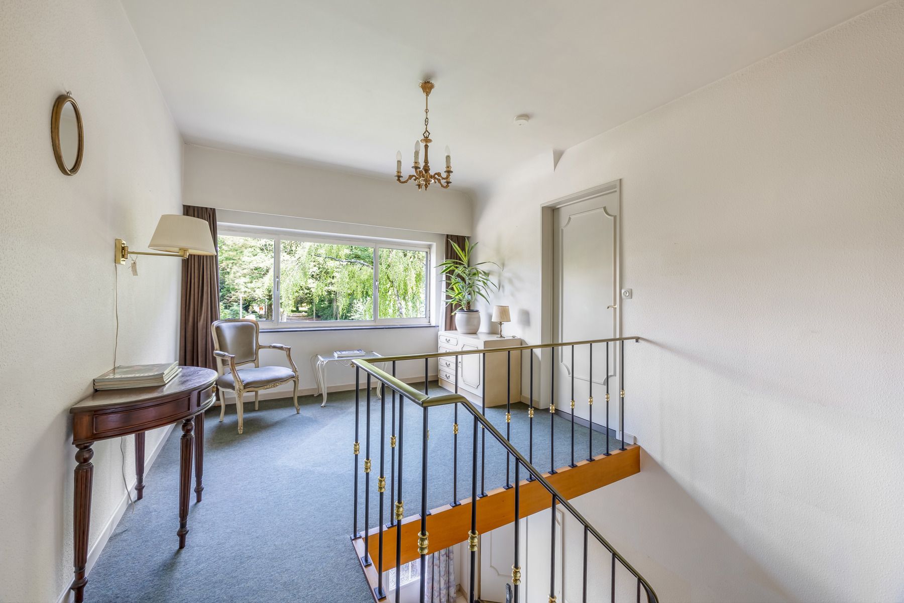 Te renoveren villa met veel potentieel foto 10