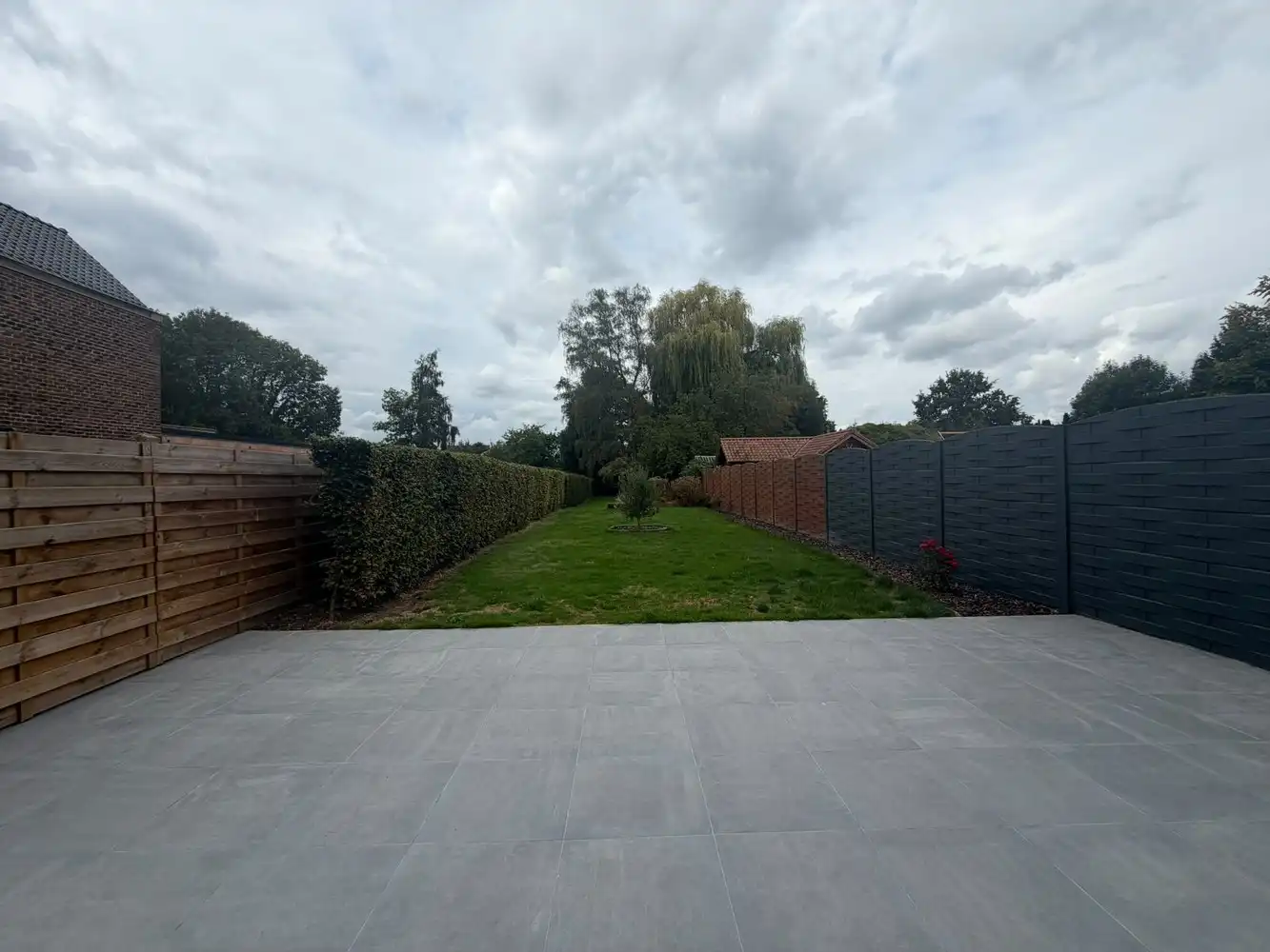 RUIME WONING 4 SLPK, GARAGE EN RUIME TUIN foto 9
