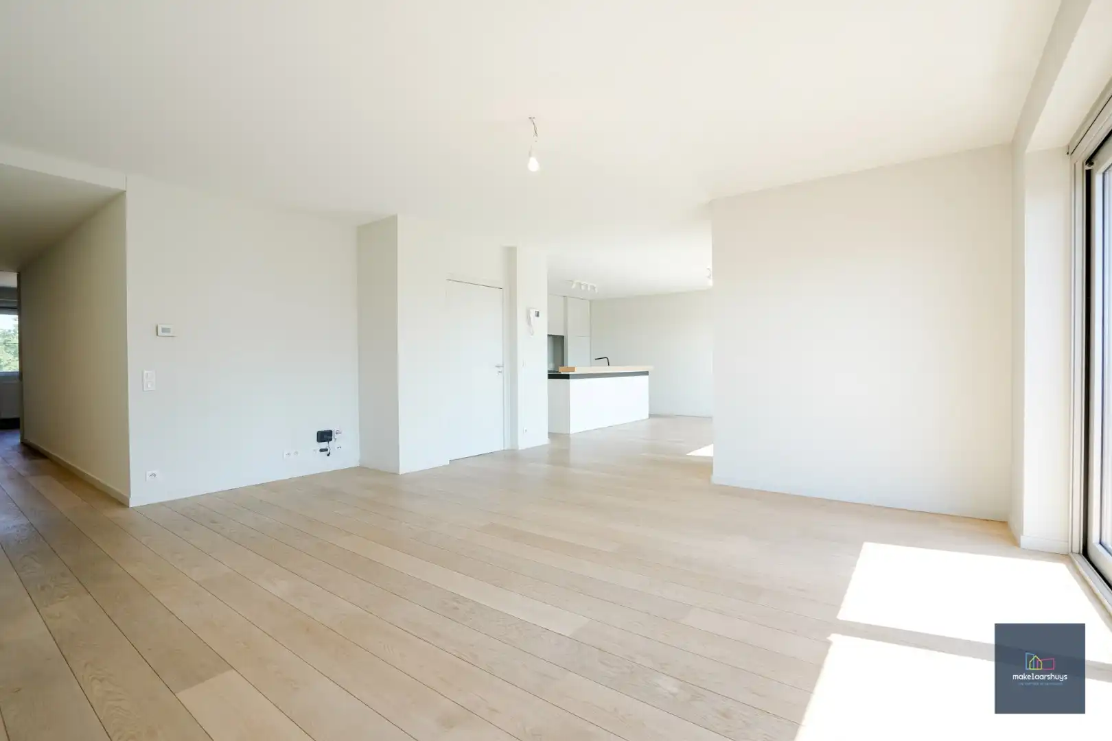 Ruim dakapp. met 2-slp. terras, kelder en garage  foto 2