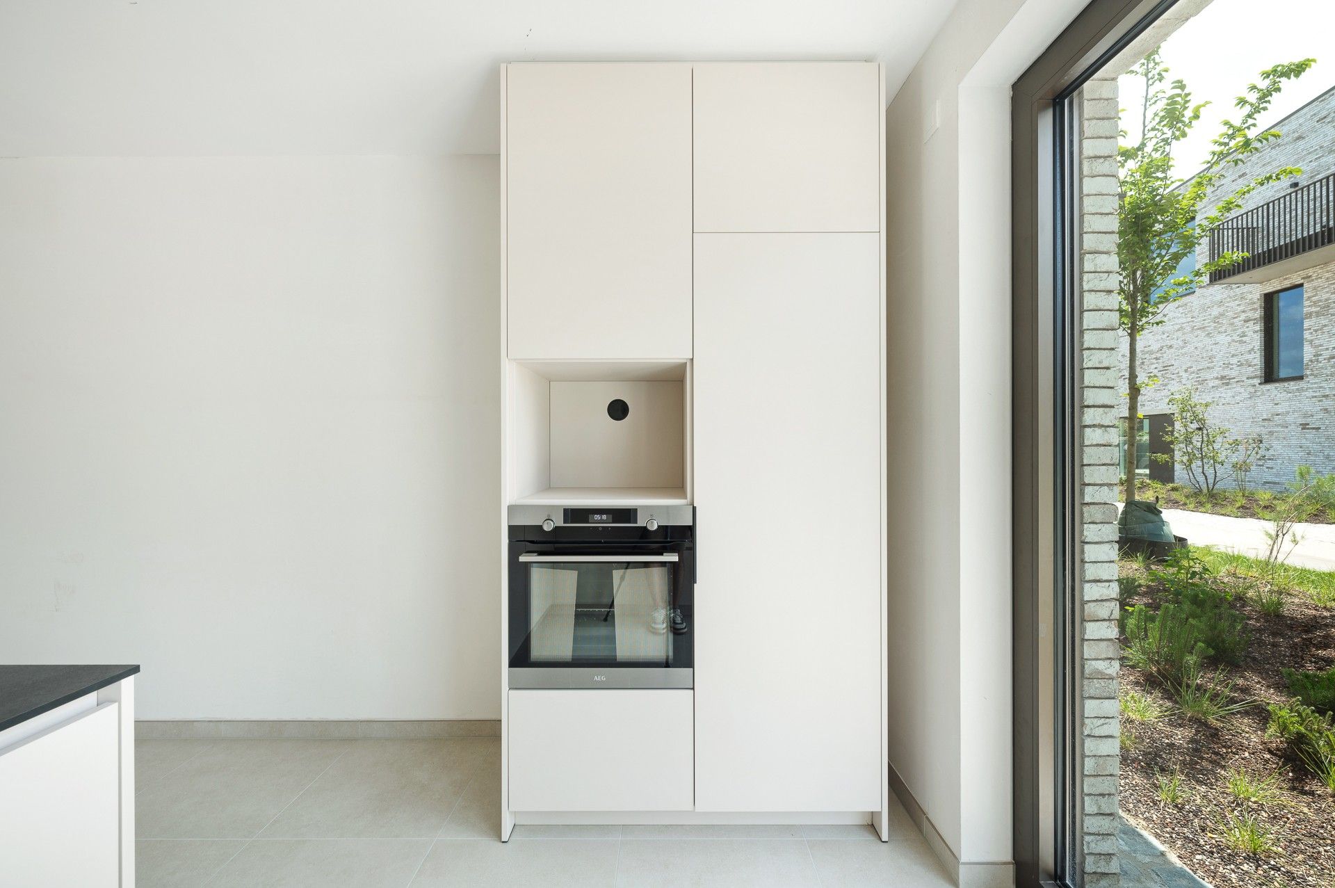 Ongemeubeld: moderne geothermische en energiezuinige woning te Knokke foto 5