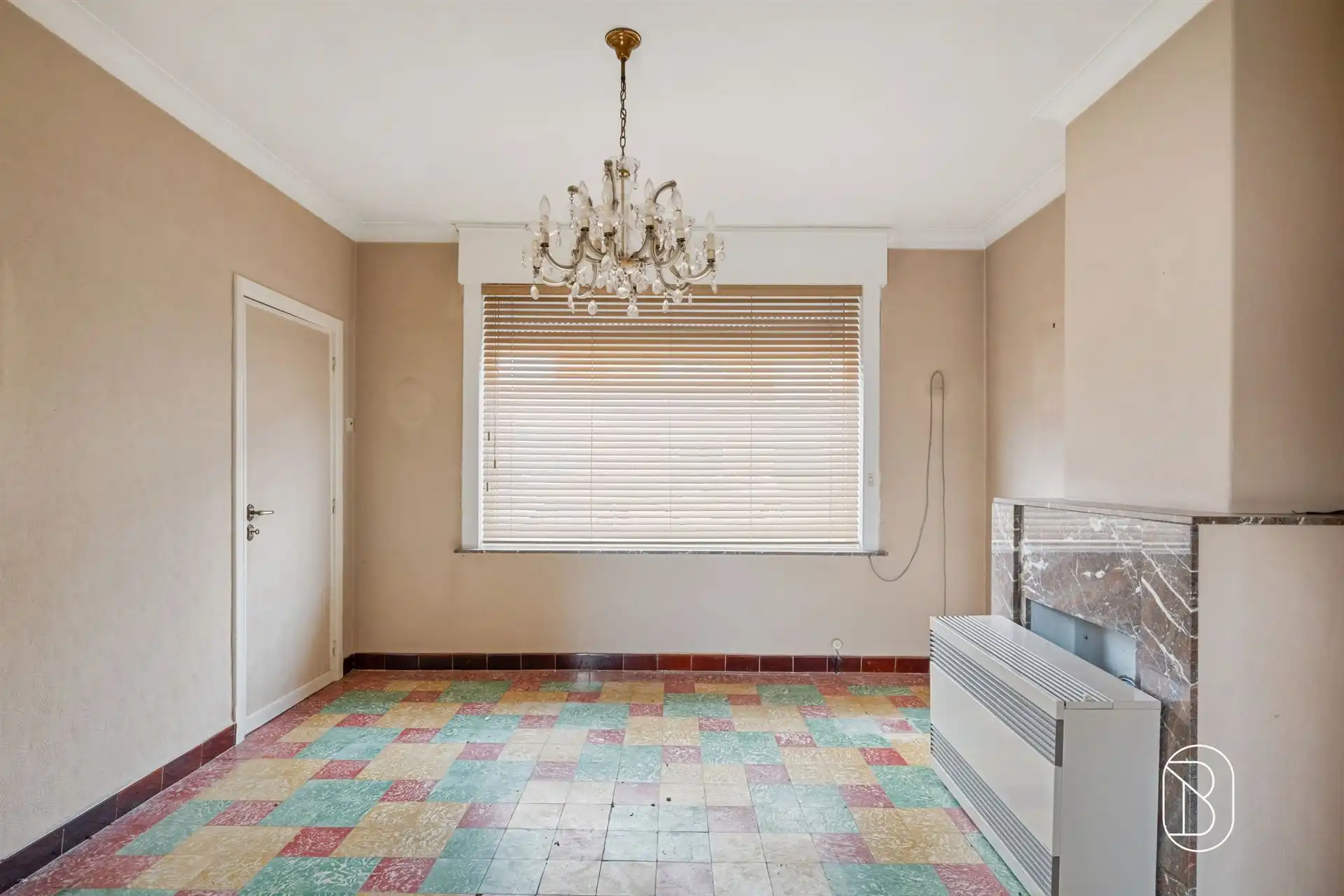 Te renoveren gezinswoning met 3 slaapkamers en grote tuin! foto 7