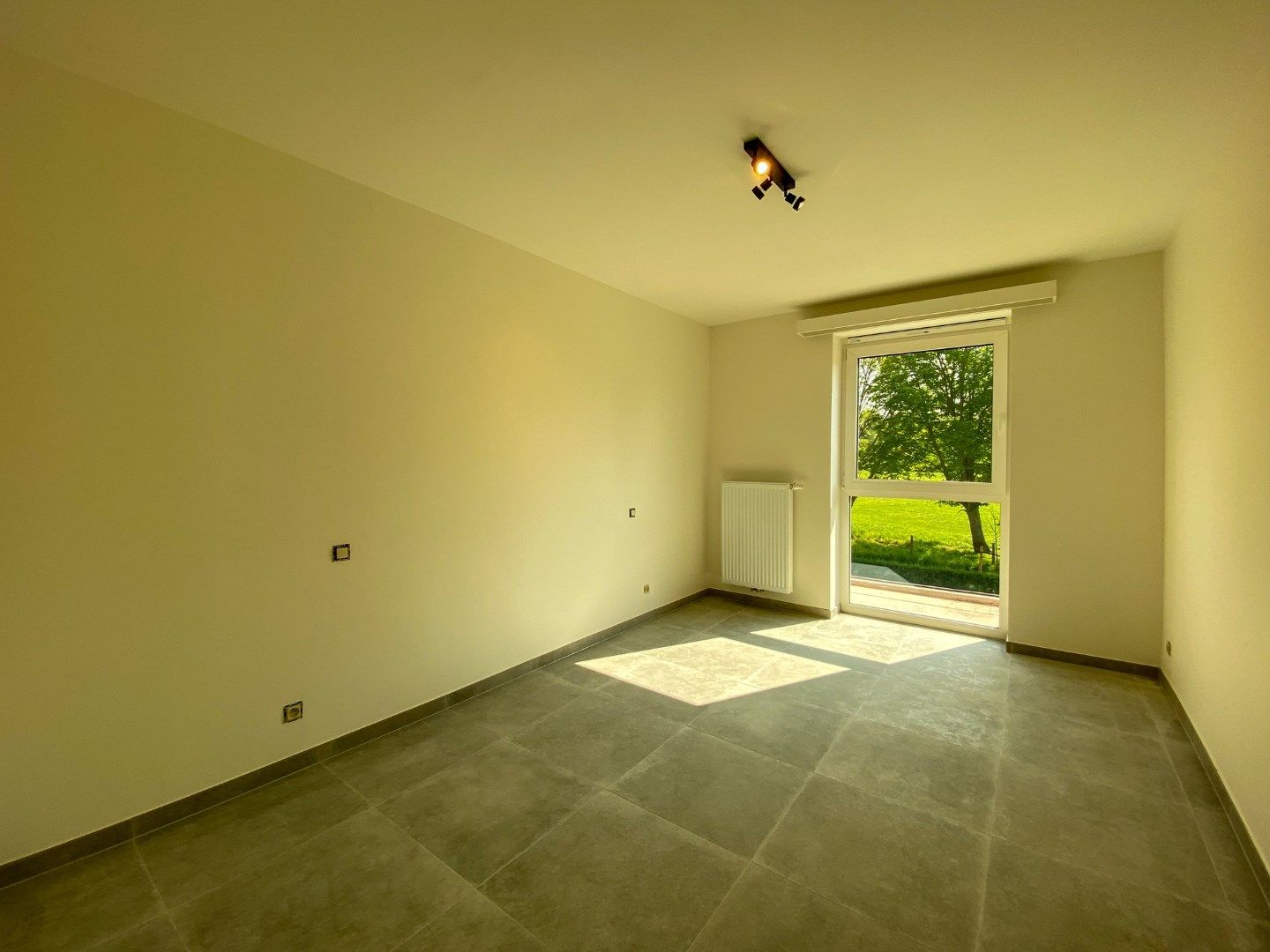 Prachtige nieuwbouwwoning met 3 slaapkamers, carport en tuin met tuinberging. foto 18