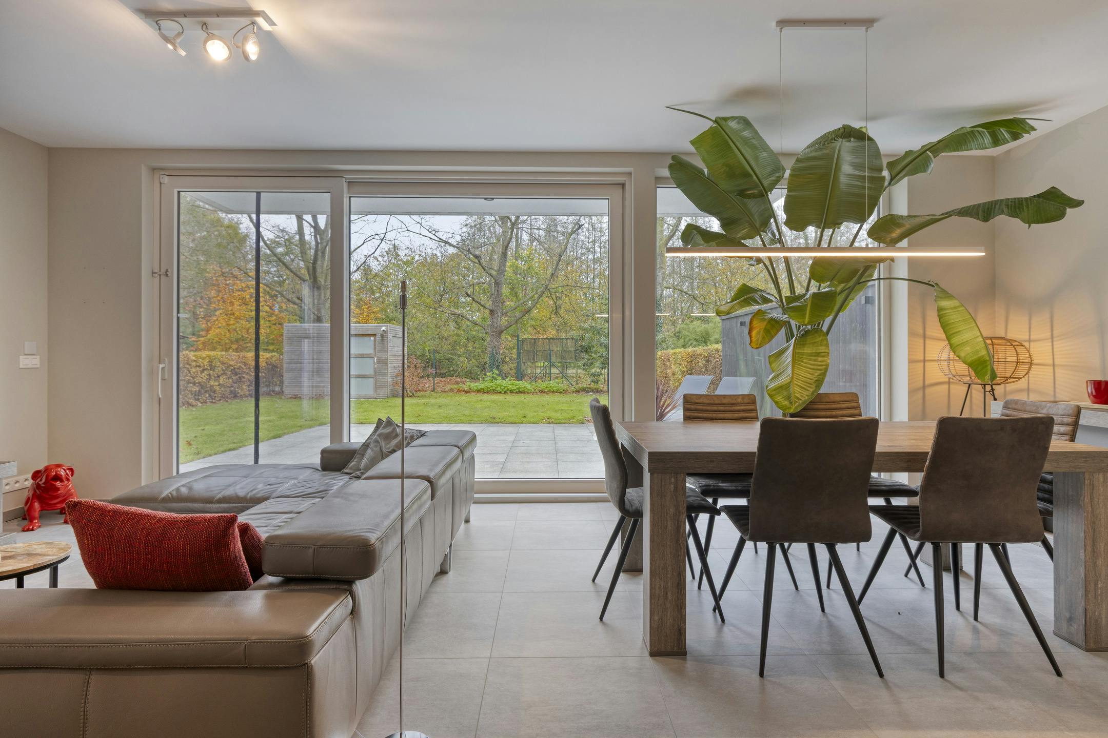 Uniek appartement met 2 slaapkamers en garage te koop in Eeklo foto 4