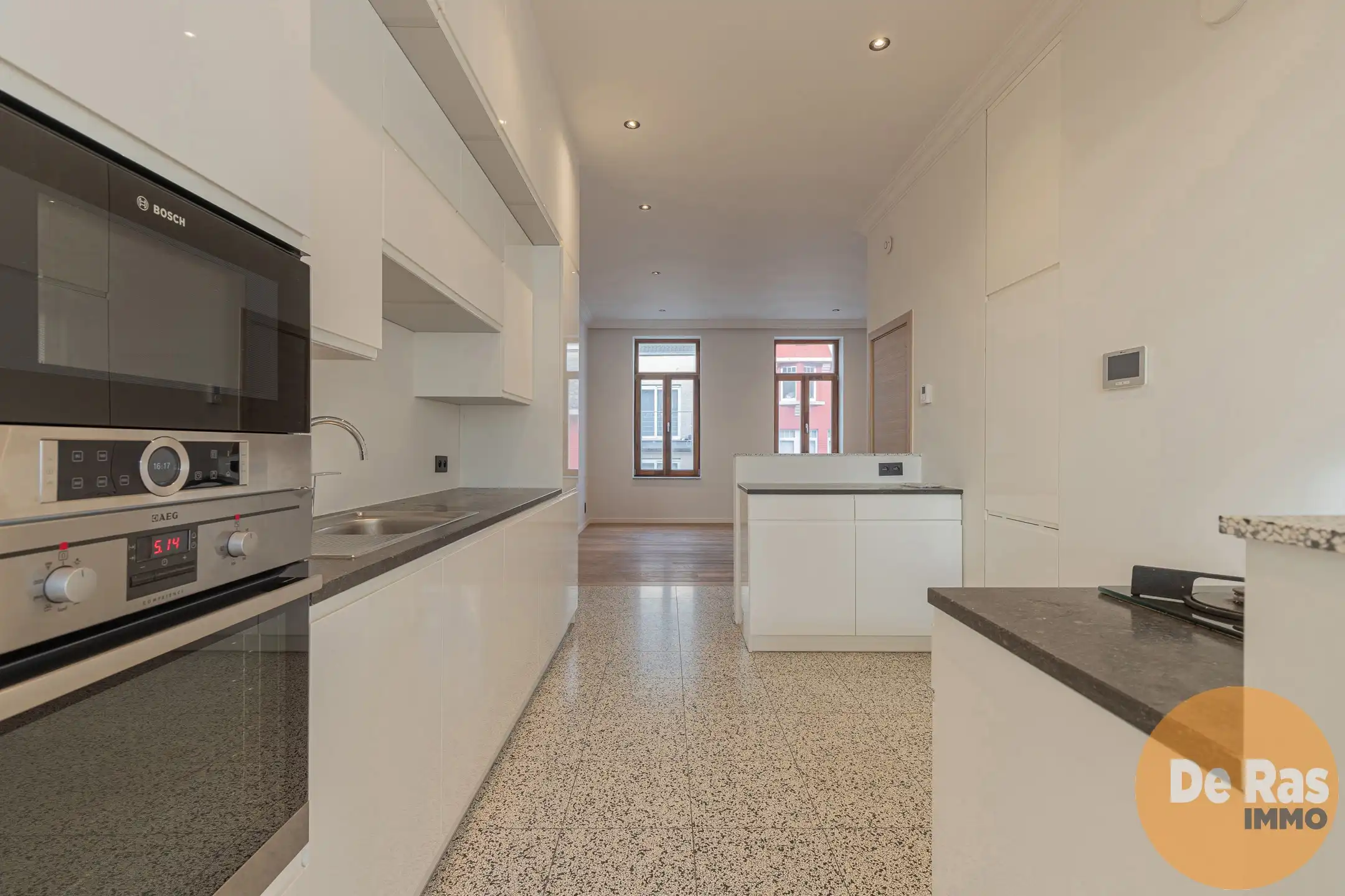 AALST - Kantoorruimte met vernieuwd appartement in centrum foto 13