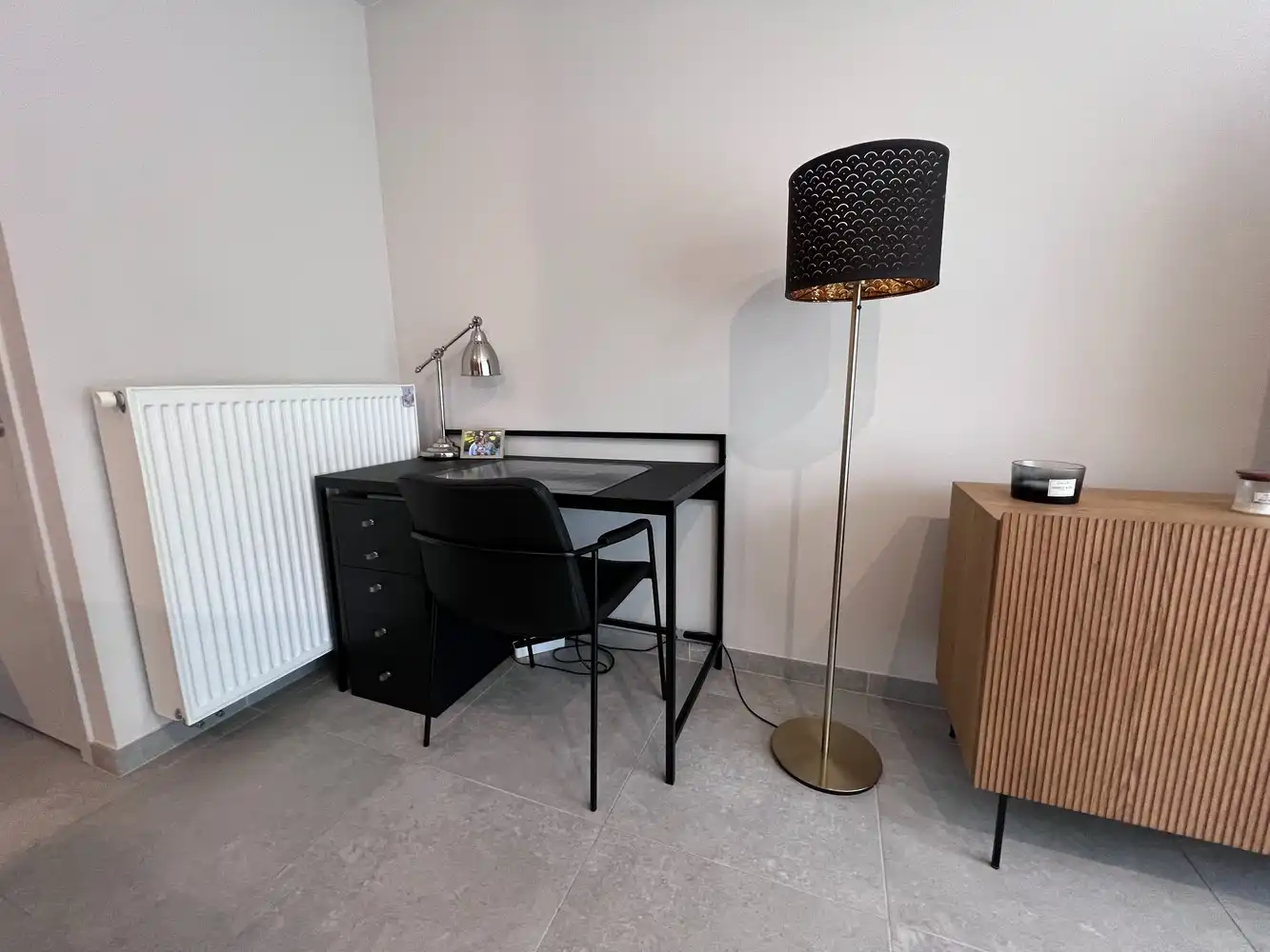 Modern gelijkvloers appartement op het dorpsplein in Koolskamp. foto 5