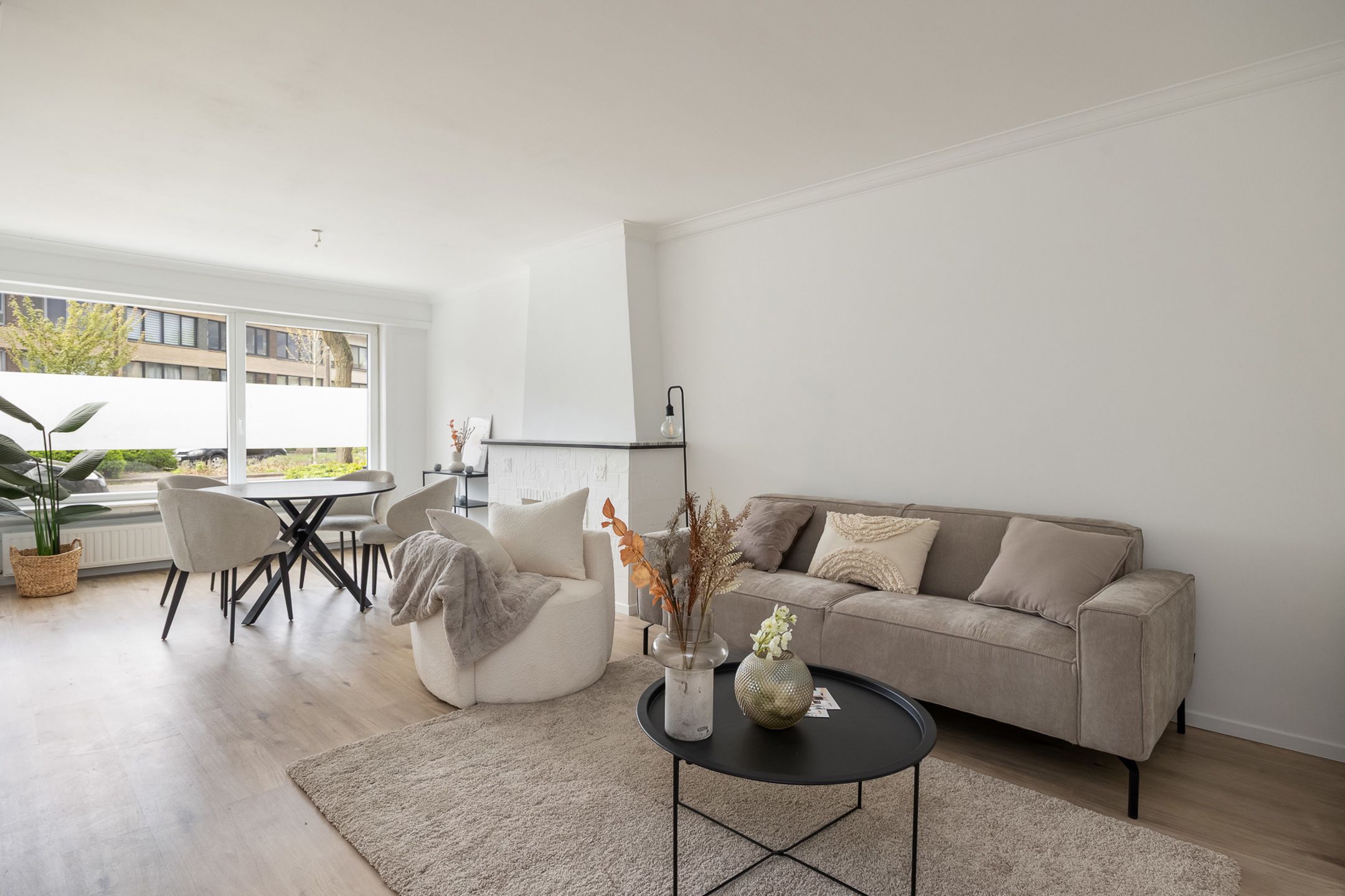 Gerenoveerd gelijkvloers appartement met tuin foto 8