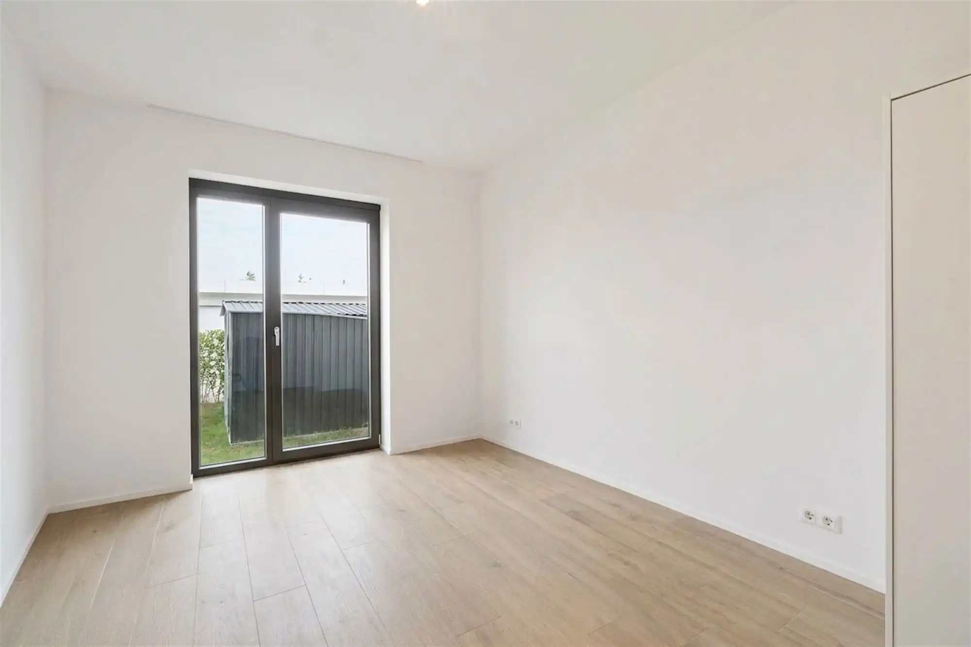 Mooi strak gelijkvloers appartement met 3 slaapkamers, tuin, inclusief garage en carport, EPC A foto 7