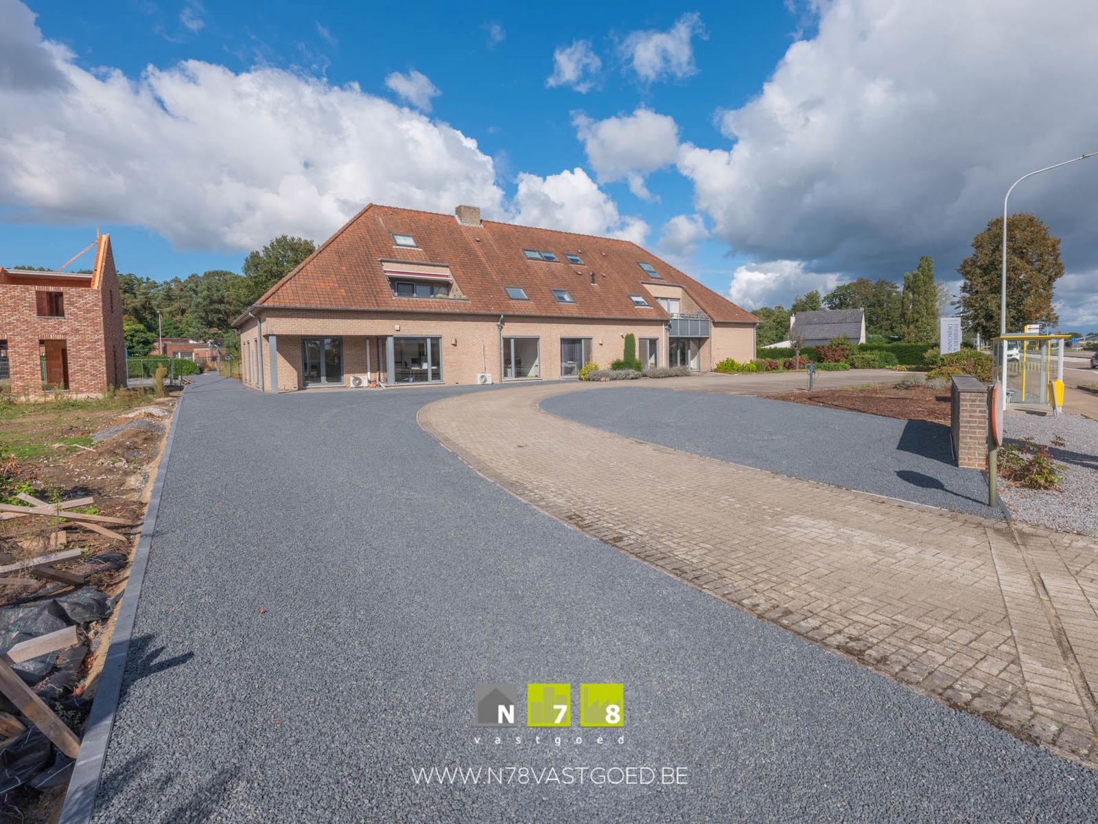 Kantoor te koop foto {{pictureIndex}}