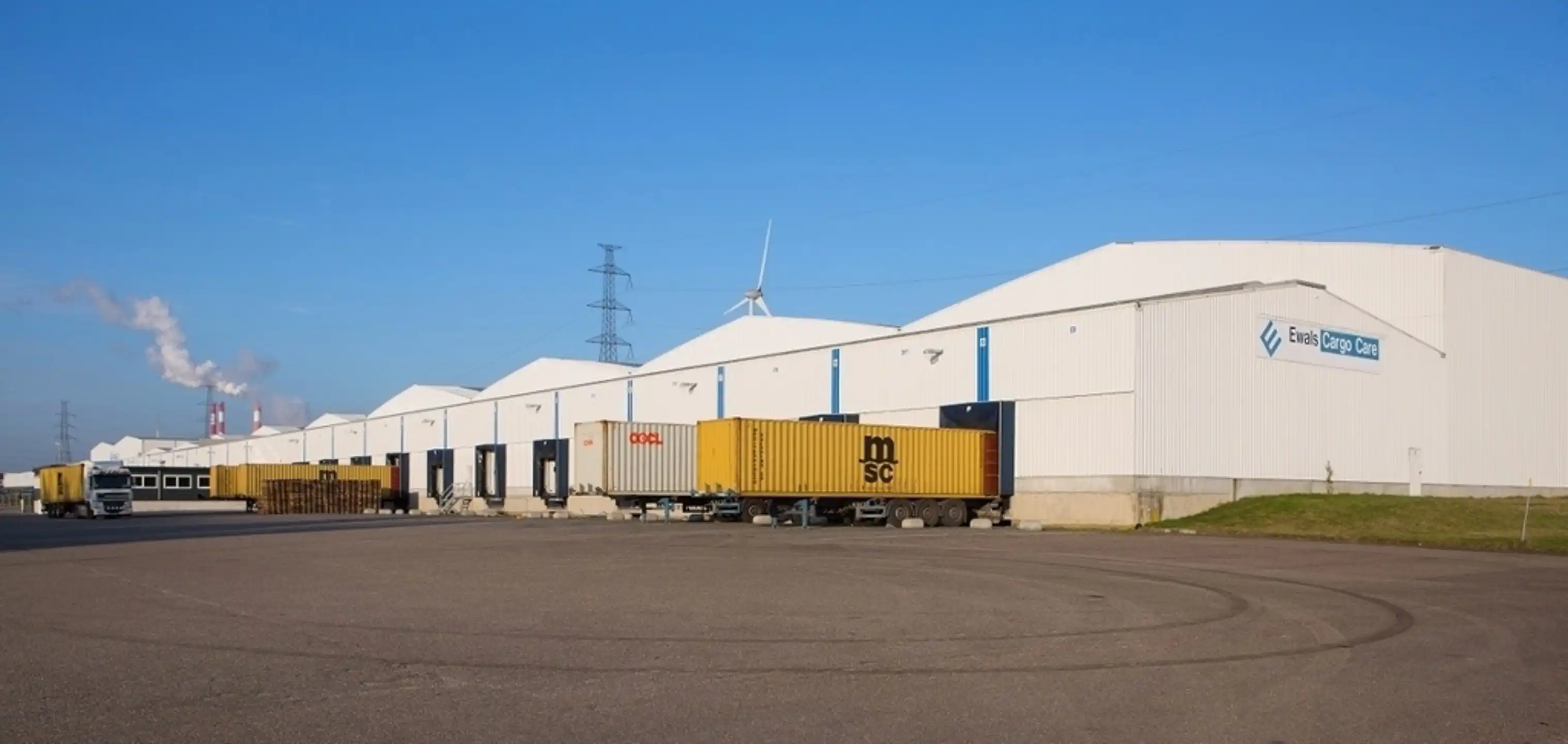 Genk: Logistieke nieuwbouw magazijnen en loskades met kantoren te huur foto 6